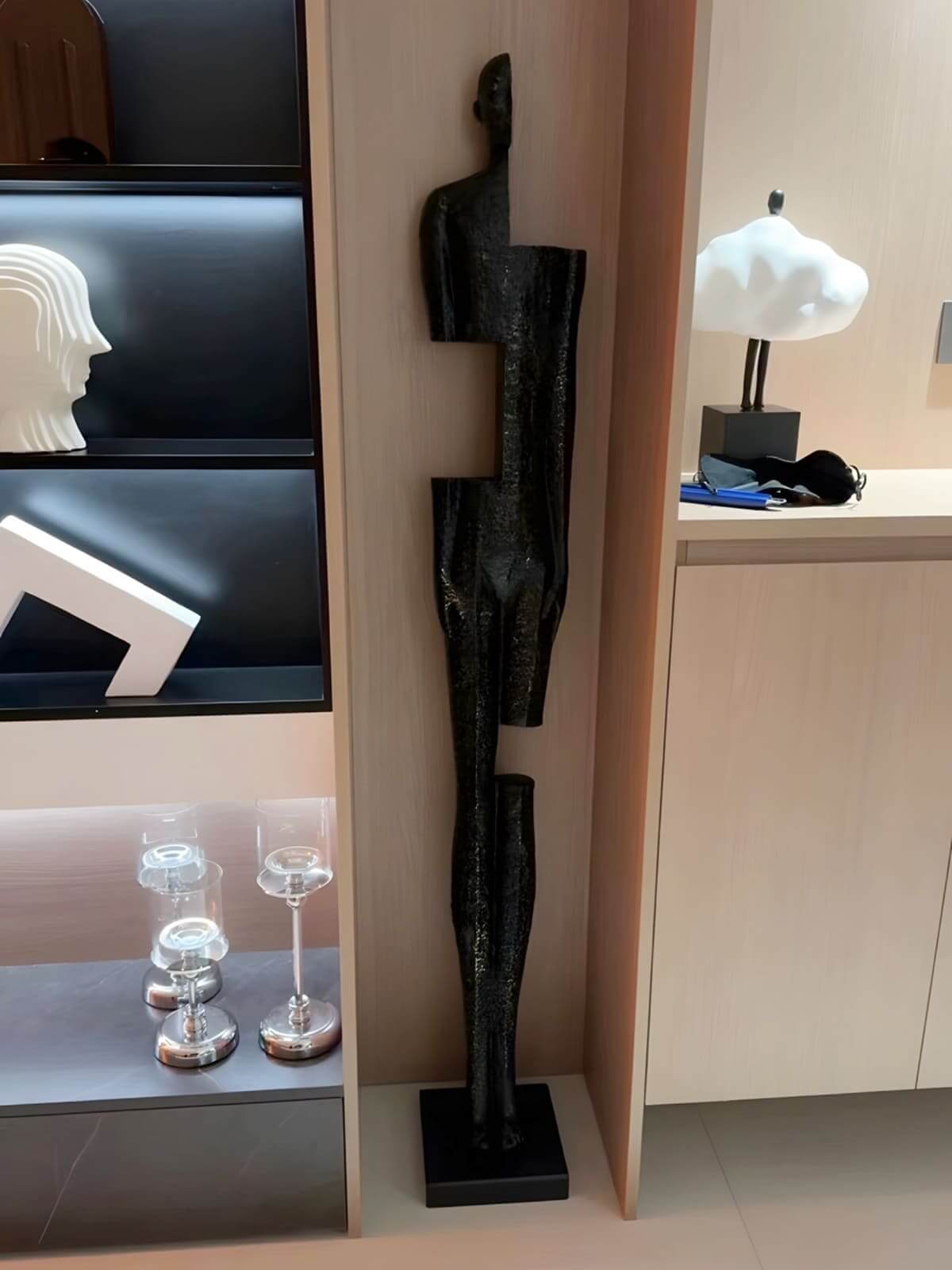 Kylorix Sculpture