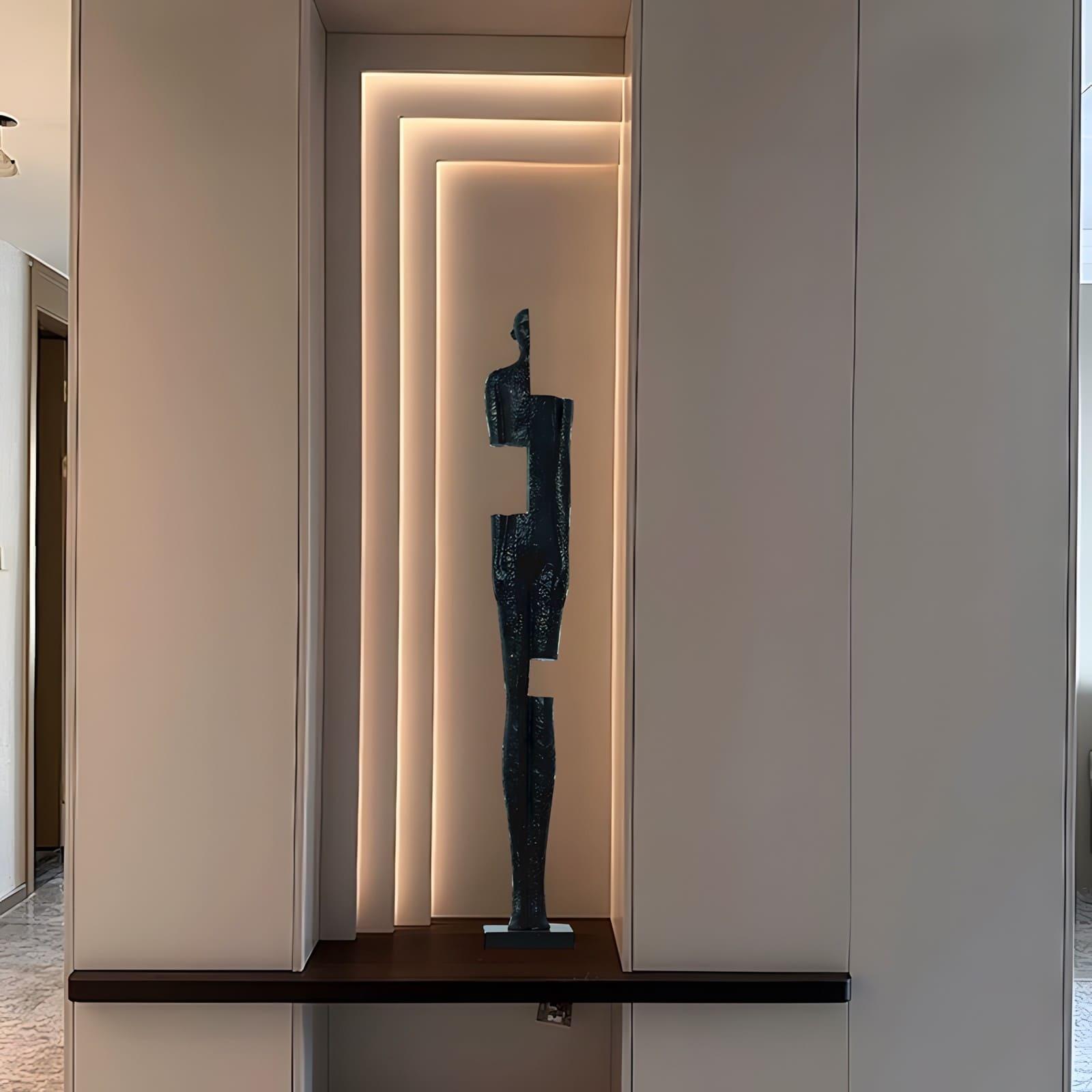 Kylorix Sculpture