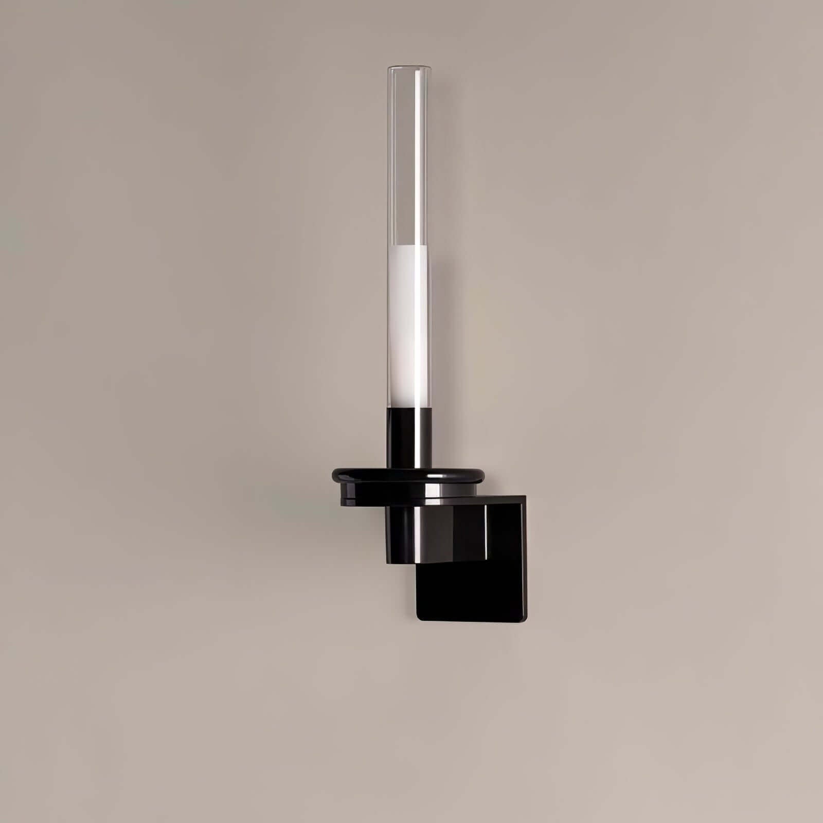 Kyvona Wall Lamp