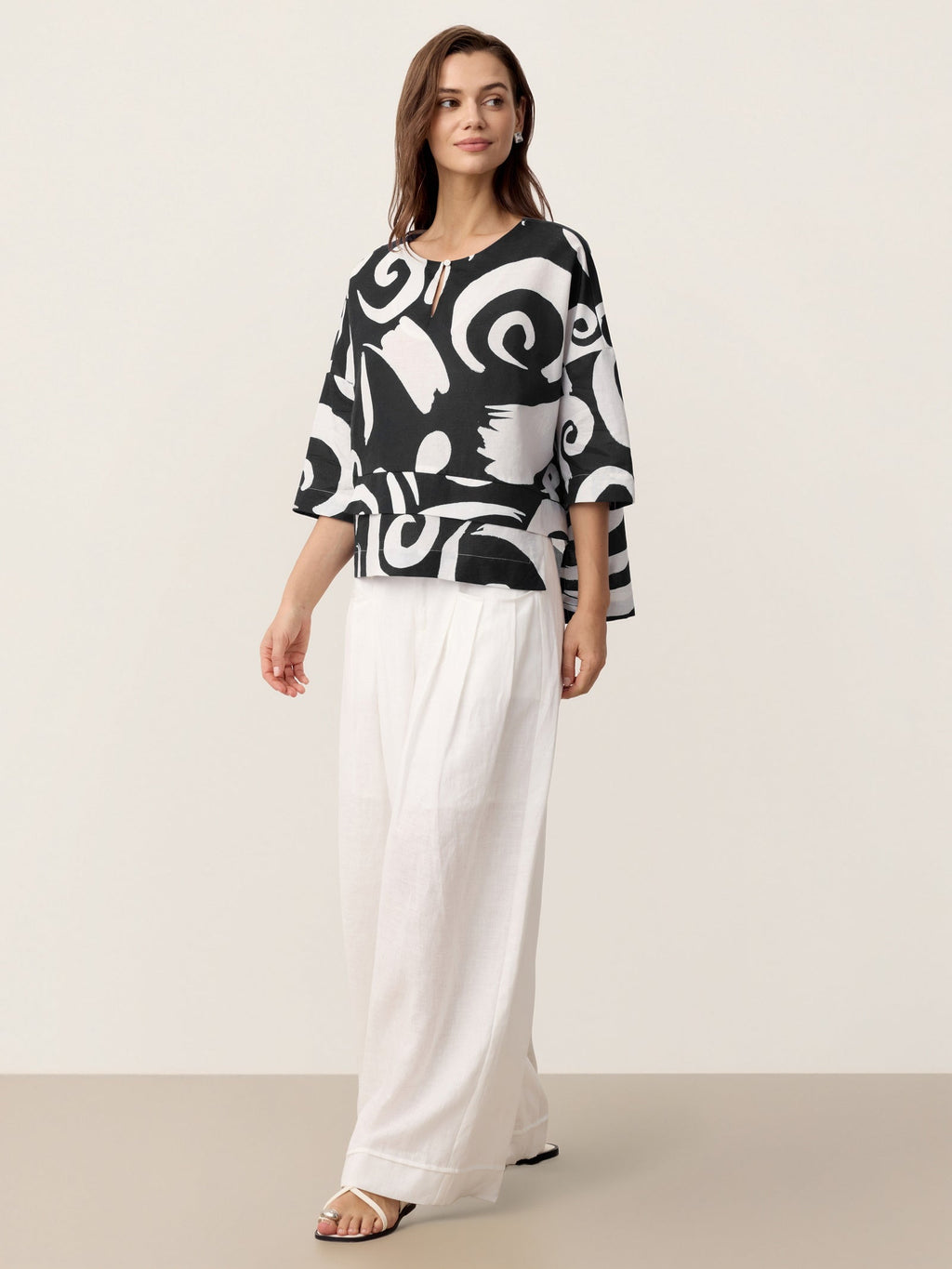 Linen Layered Asymmetric Top NOREEN