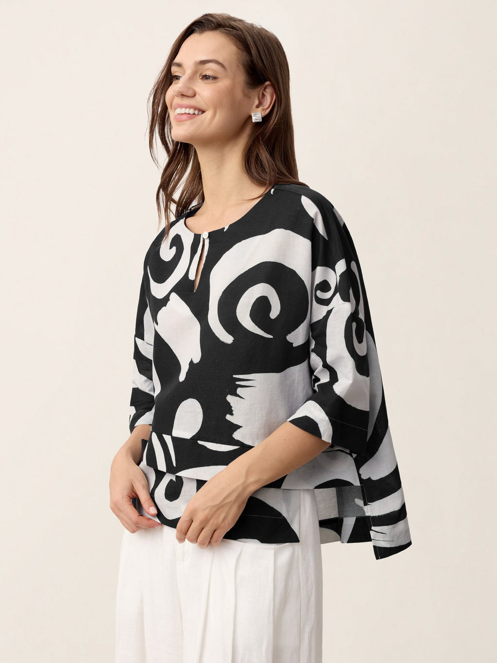 Linen Layered Asymmetric Top NOREEN