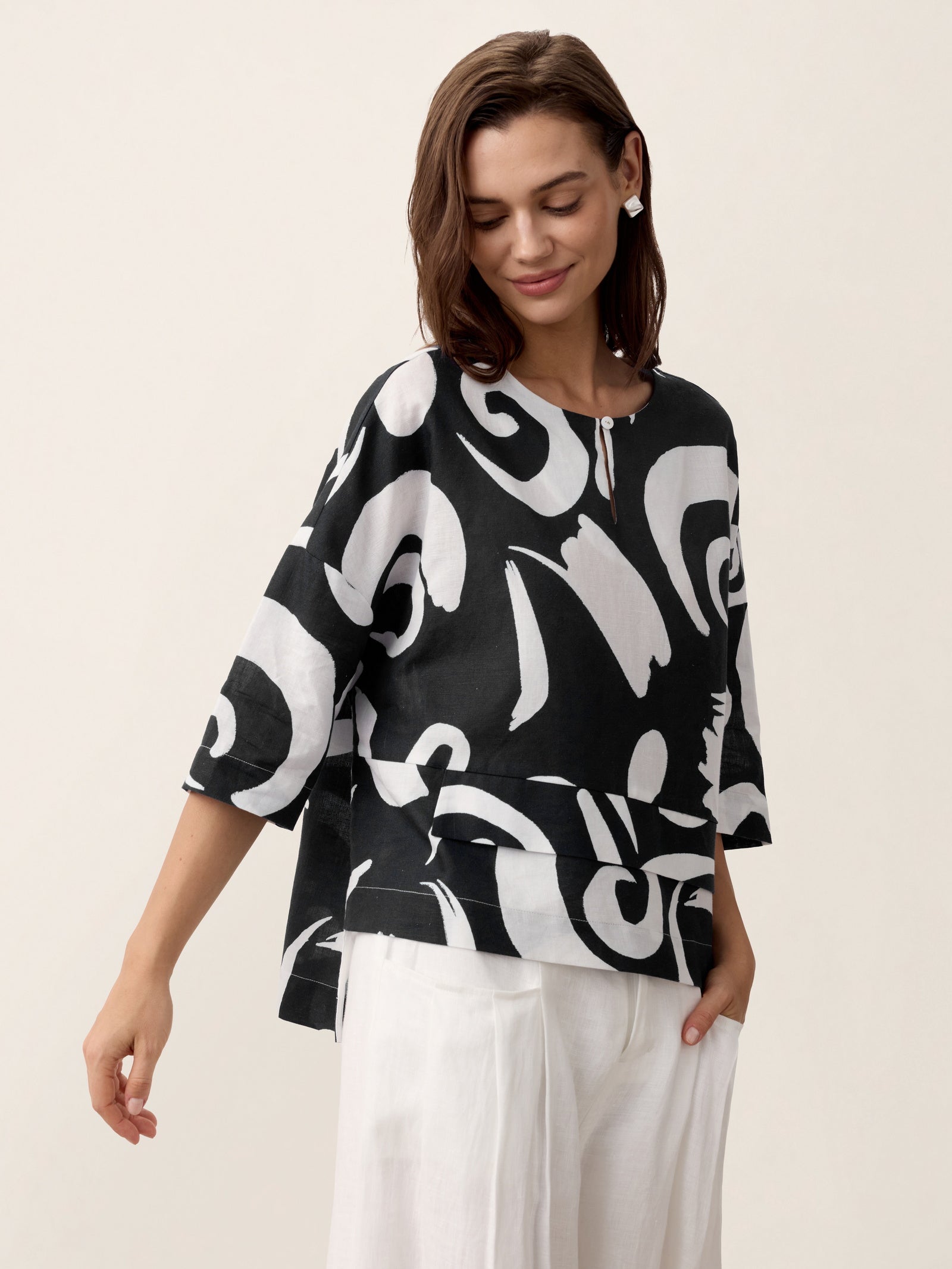 Linen Layered Asymmetric Top NOREEN