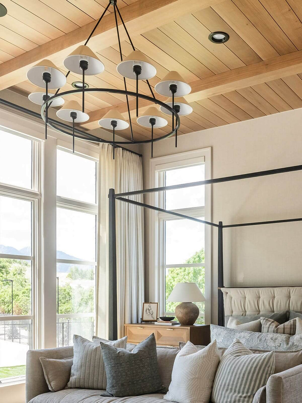 Luntra Chandelier