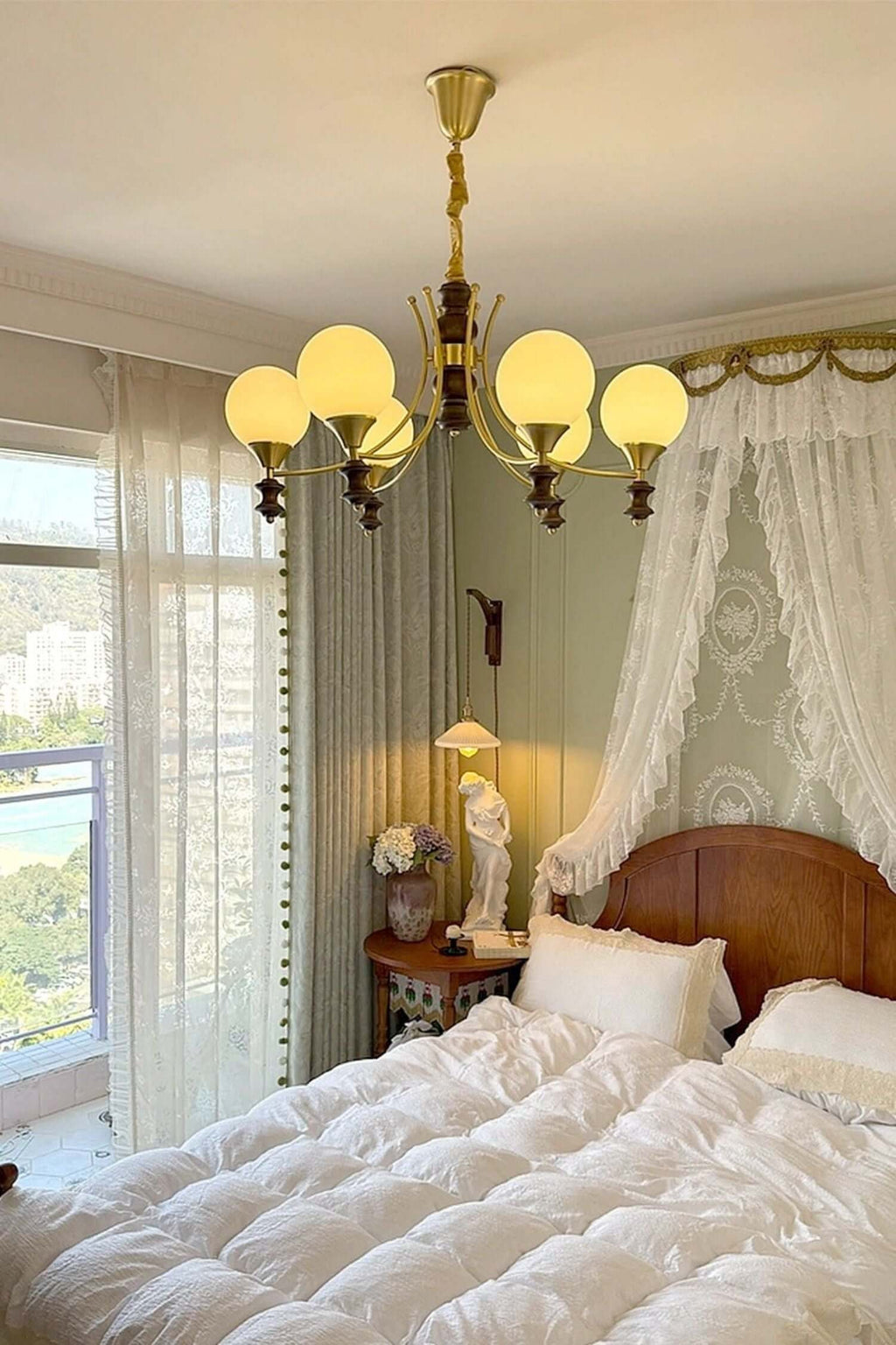 Luster Chandelier