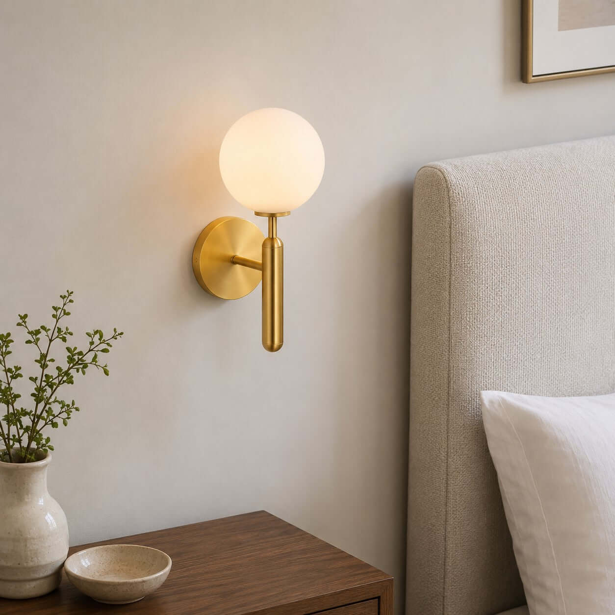 Miira Wall Light