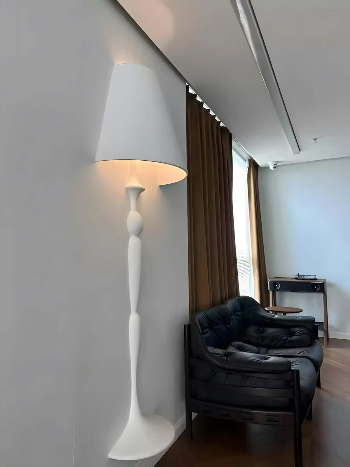 Naxeryn Wall Lamp