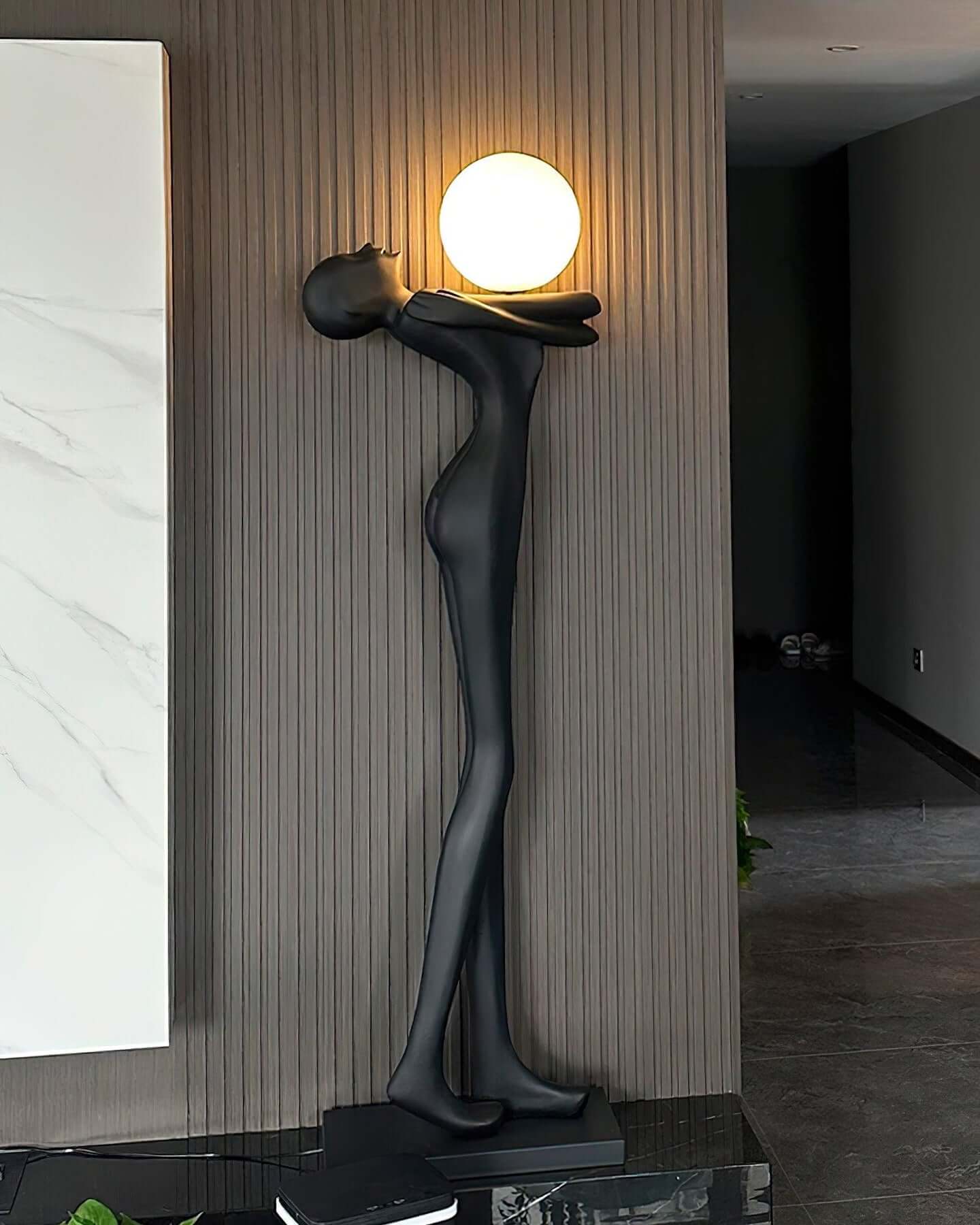 Nayomi Hug Floor Lamp