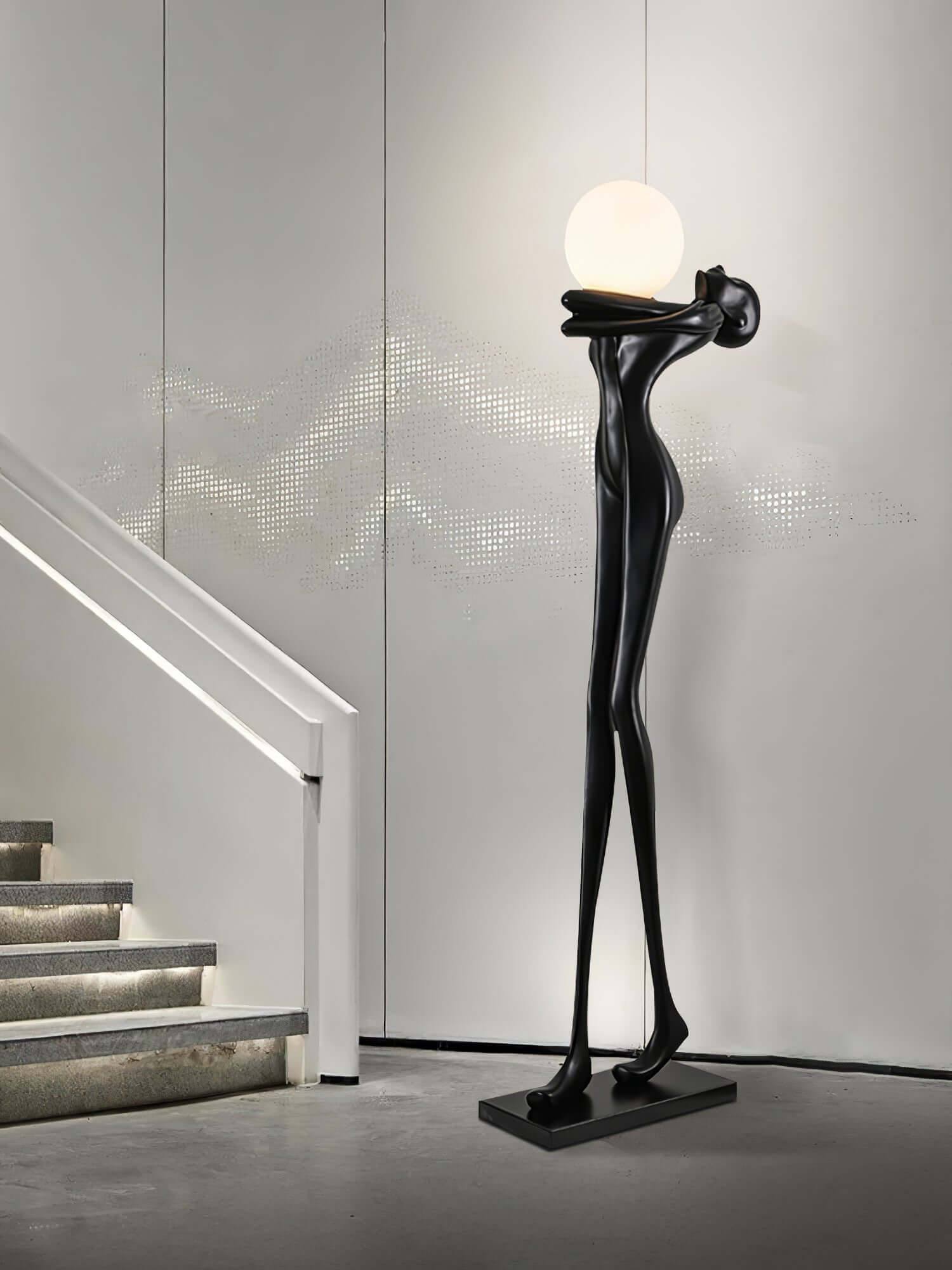 Nayomi Hug Floor Lamp