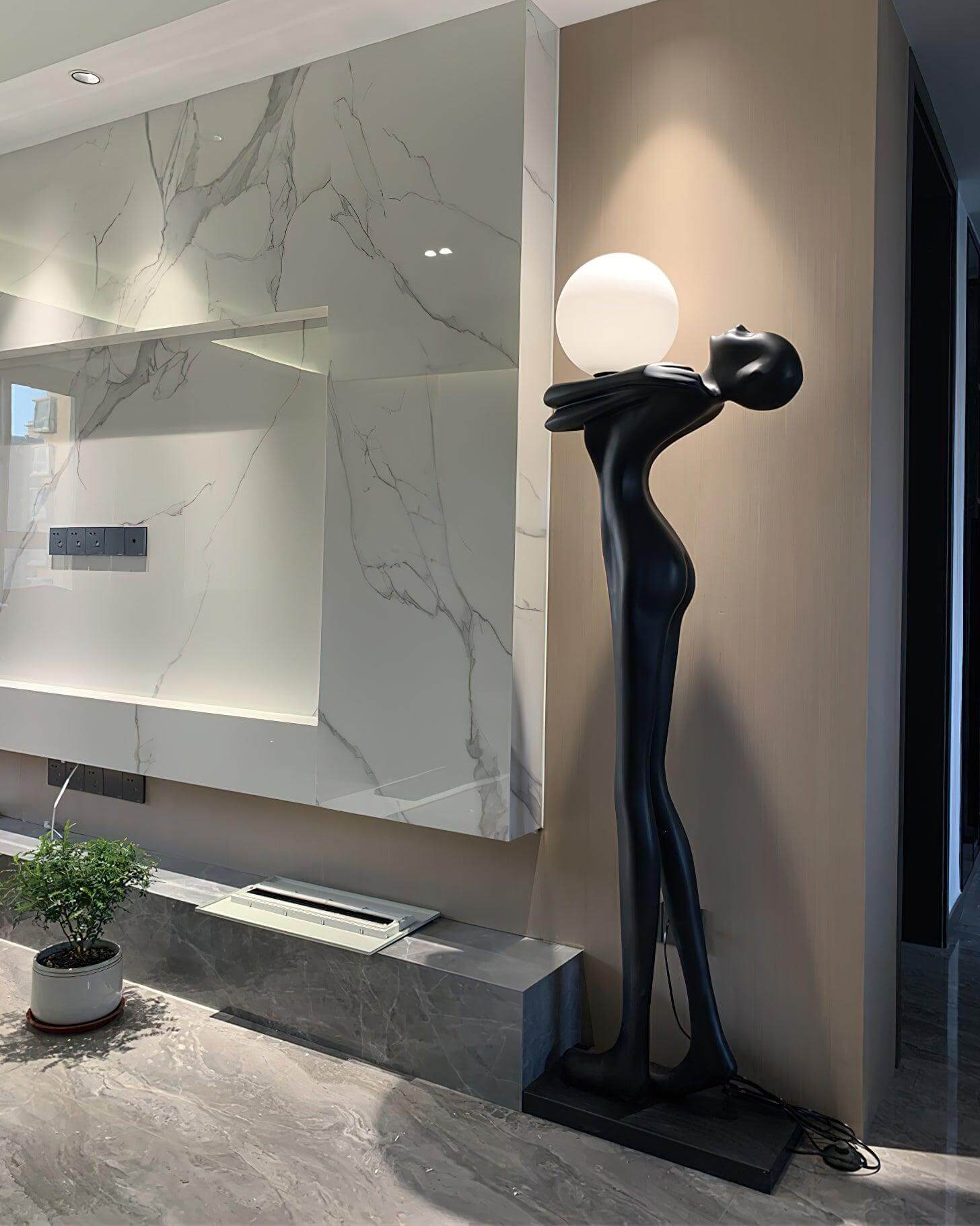 Nayomi Hug Floor Lamp