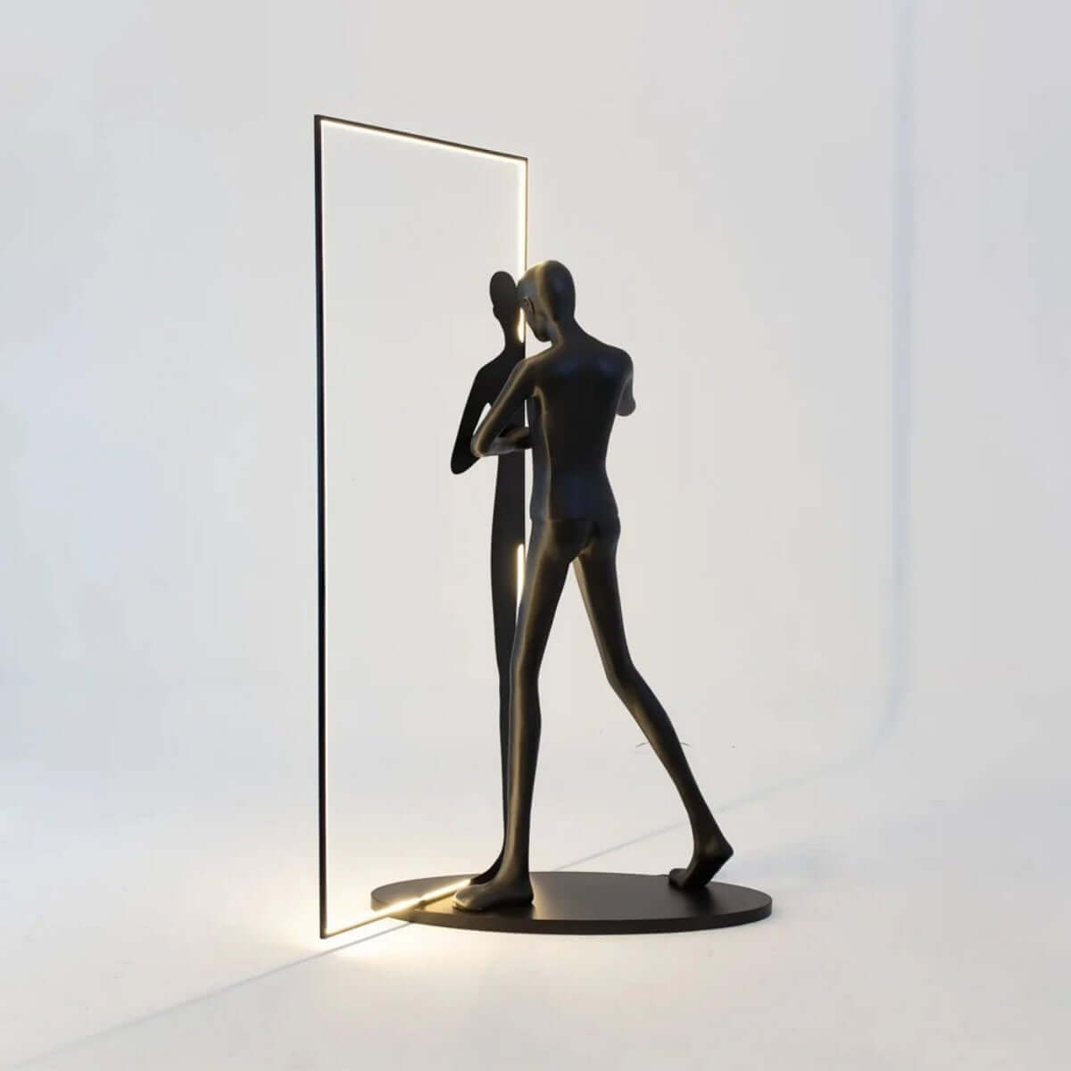 Nayru Sculpture Floor Lamp