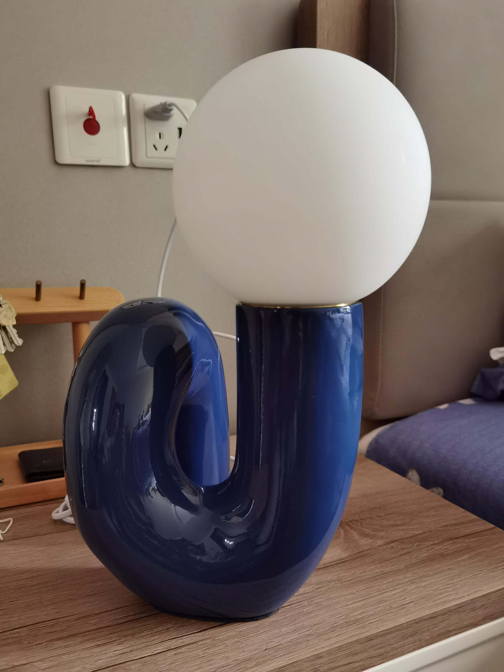Neotenic Table Lamp