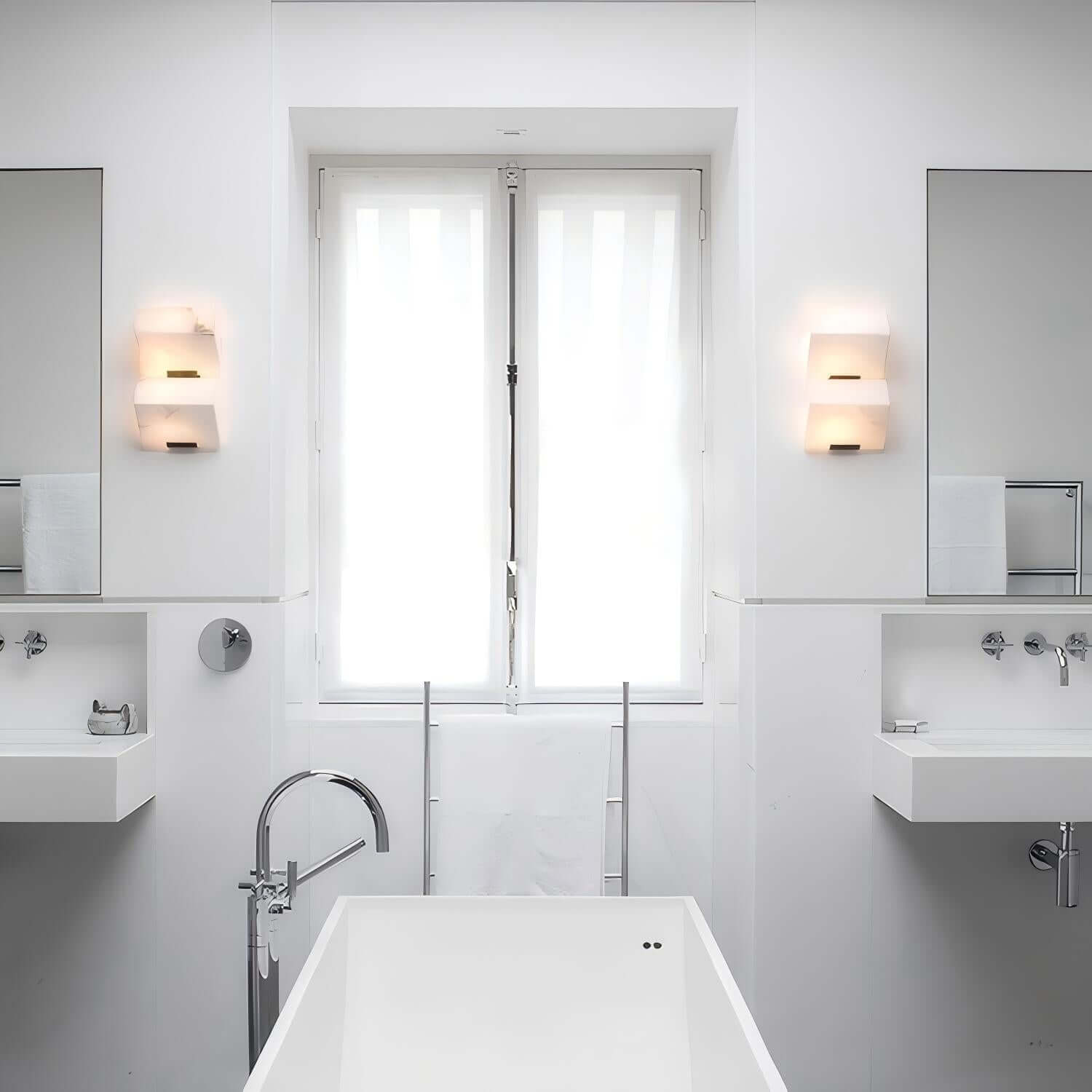 Novira Wall Lamp