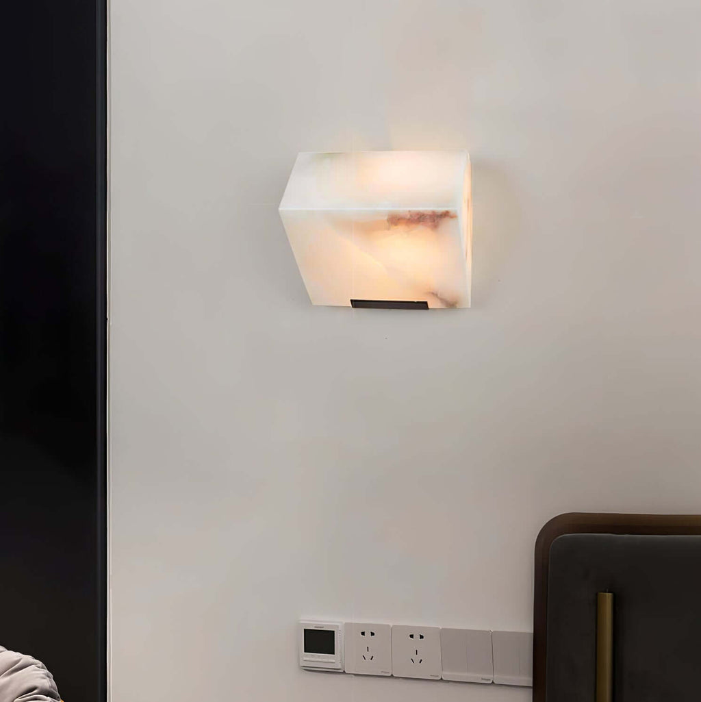 Novira Wall Lamp