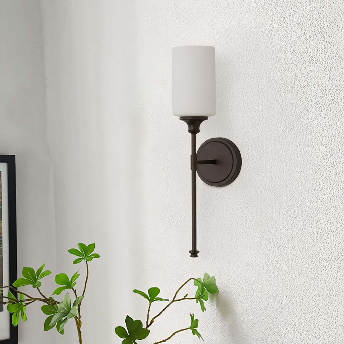 Ovrina Wall Lamp