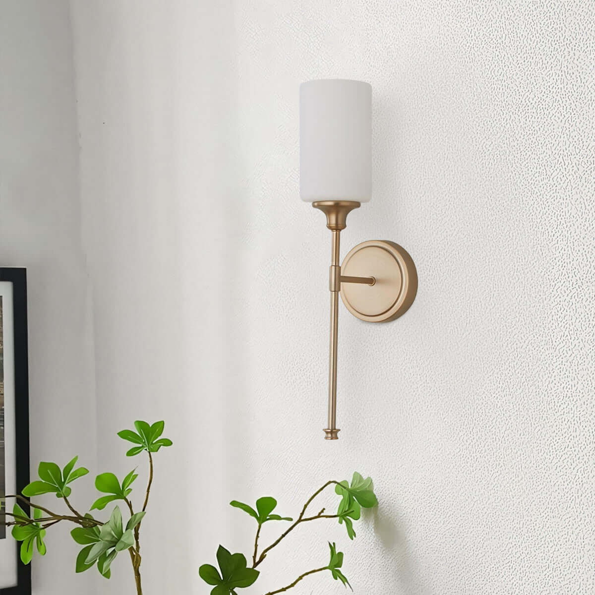 Ovrina Wall Lamp