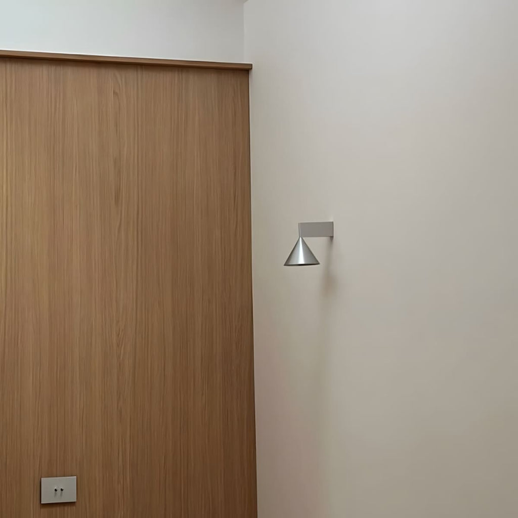 Ozyra Wall Lamp