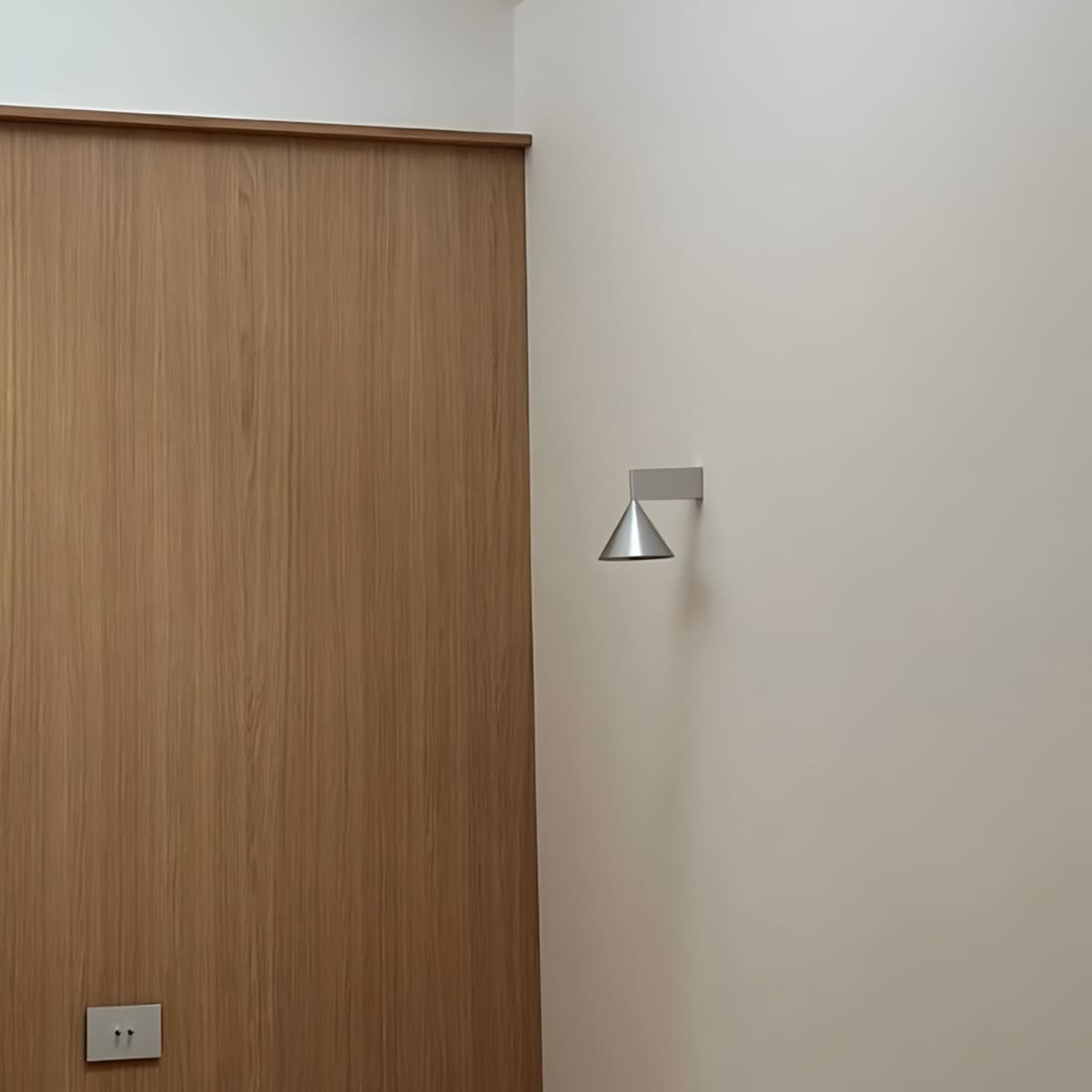 Ozyra Wall Lamp