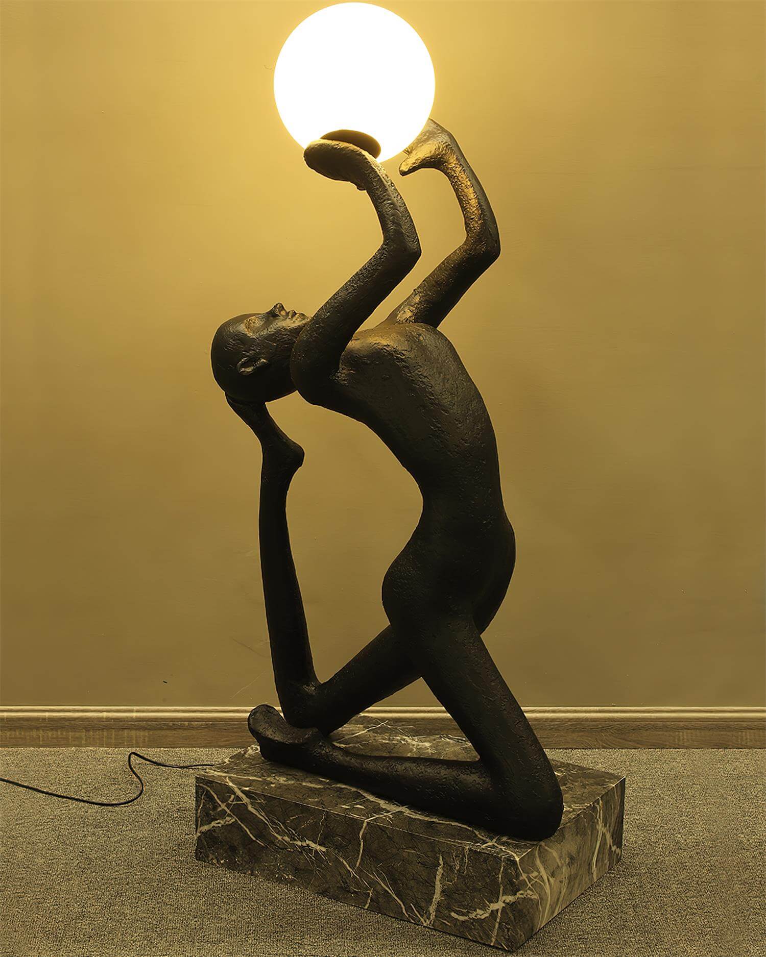 Qemira Sculpture Floor Lamp