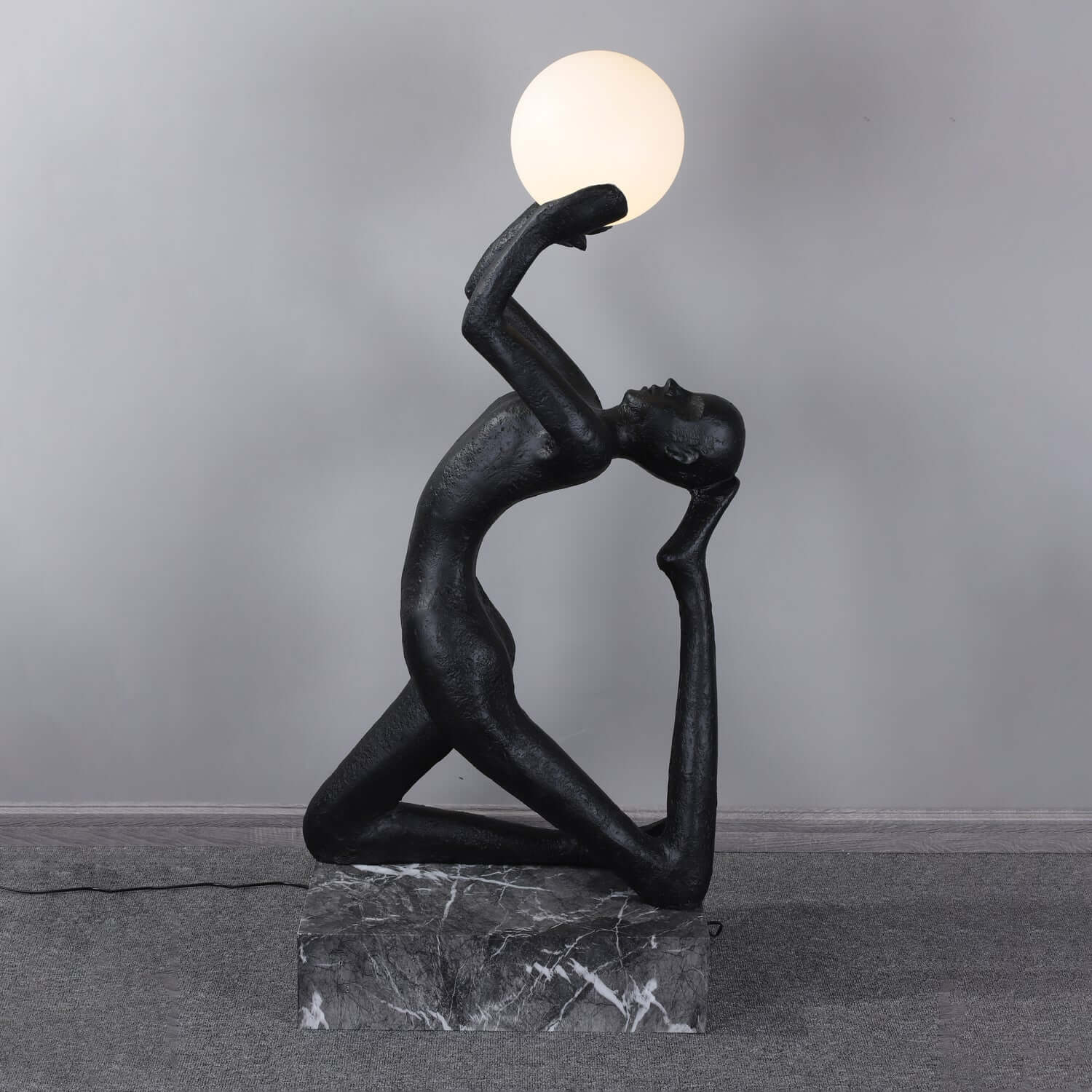 Qemira Sculpture Floor Lamp