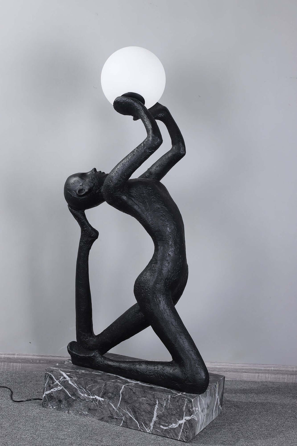 Qemira Sculpture Floor Lamp