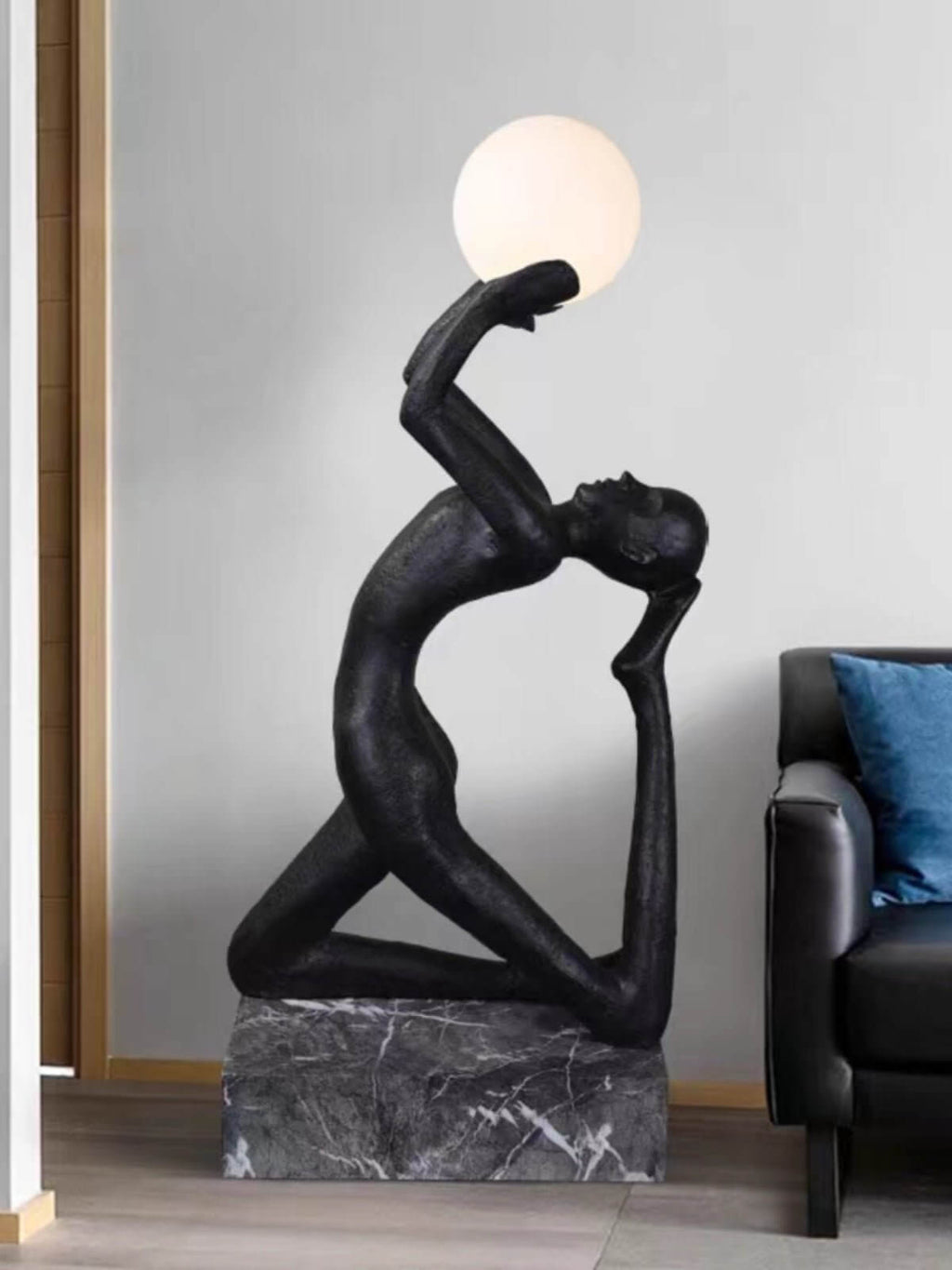 Qemira Sculpture Floor Lamp