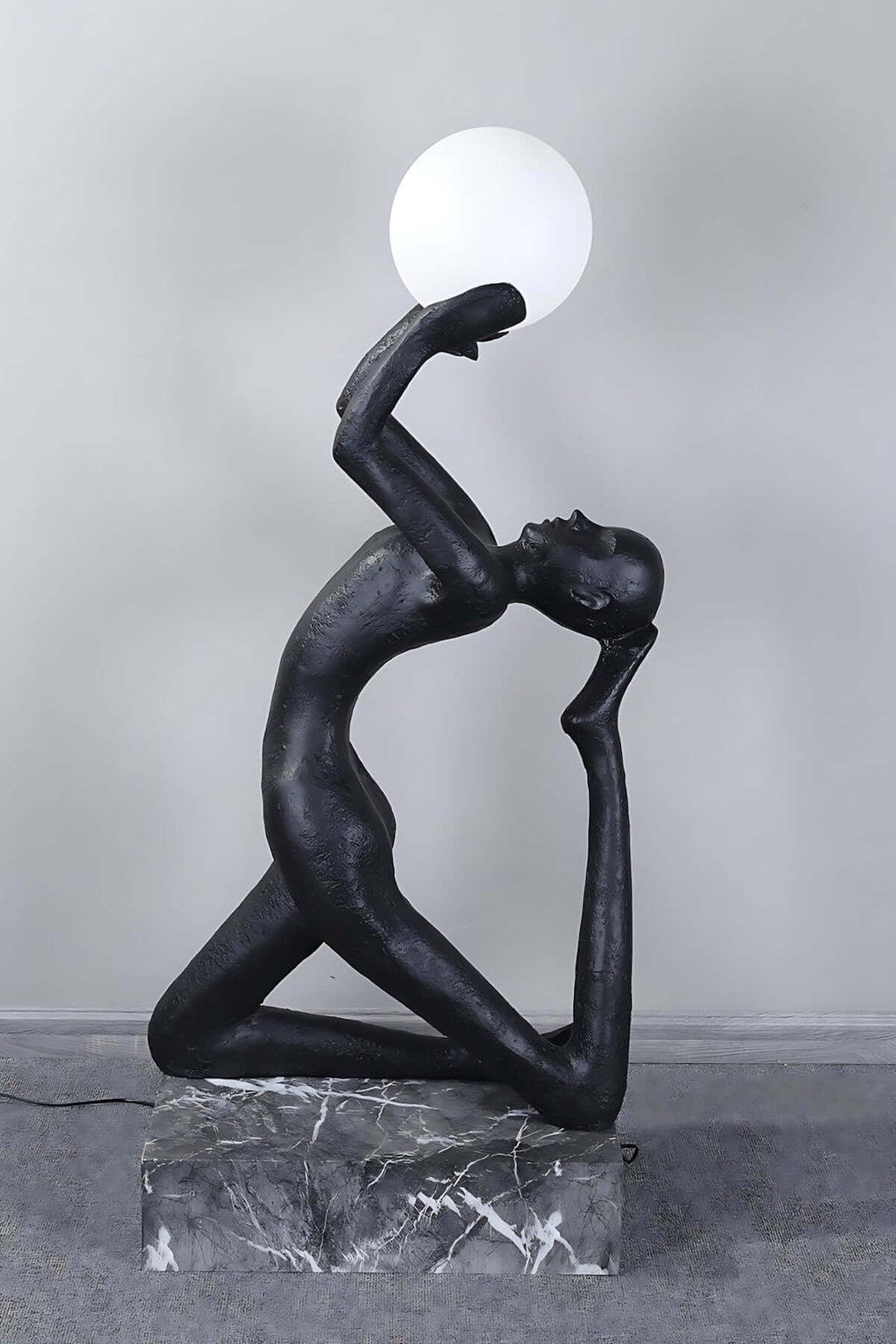 Qemira Sculpture Floor Lamp