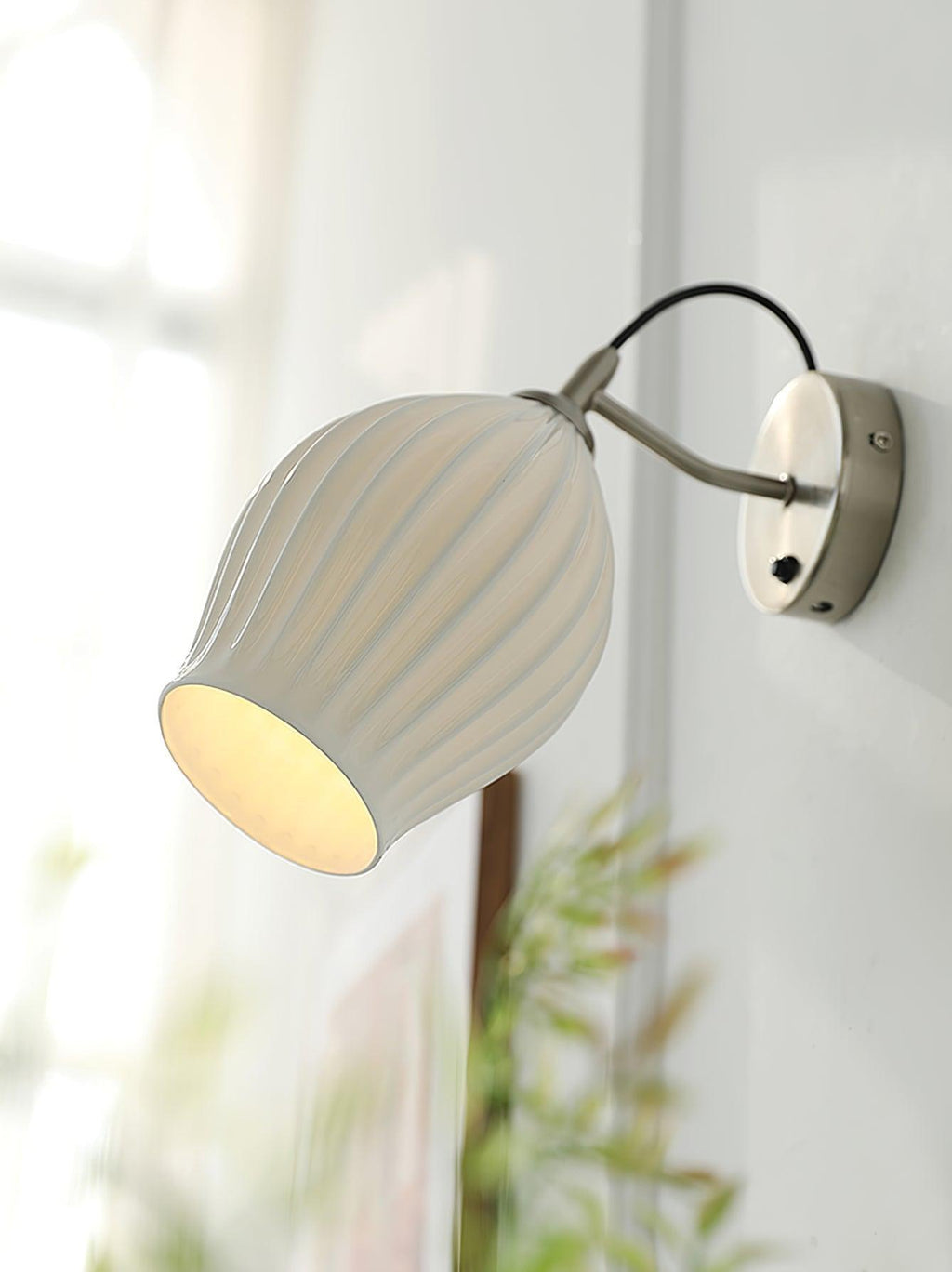 Ceramic Ribbed Wall Light