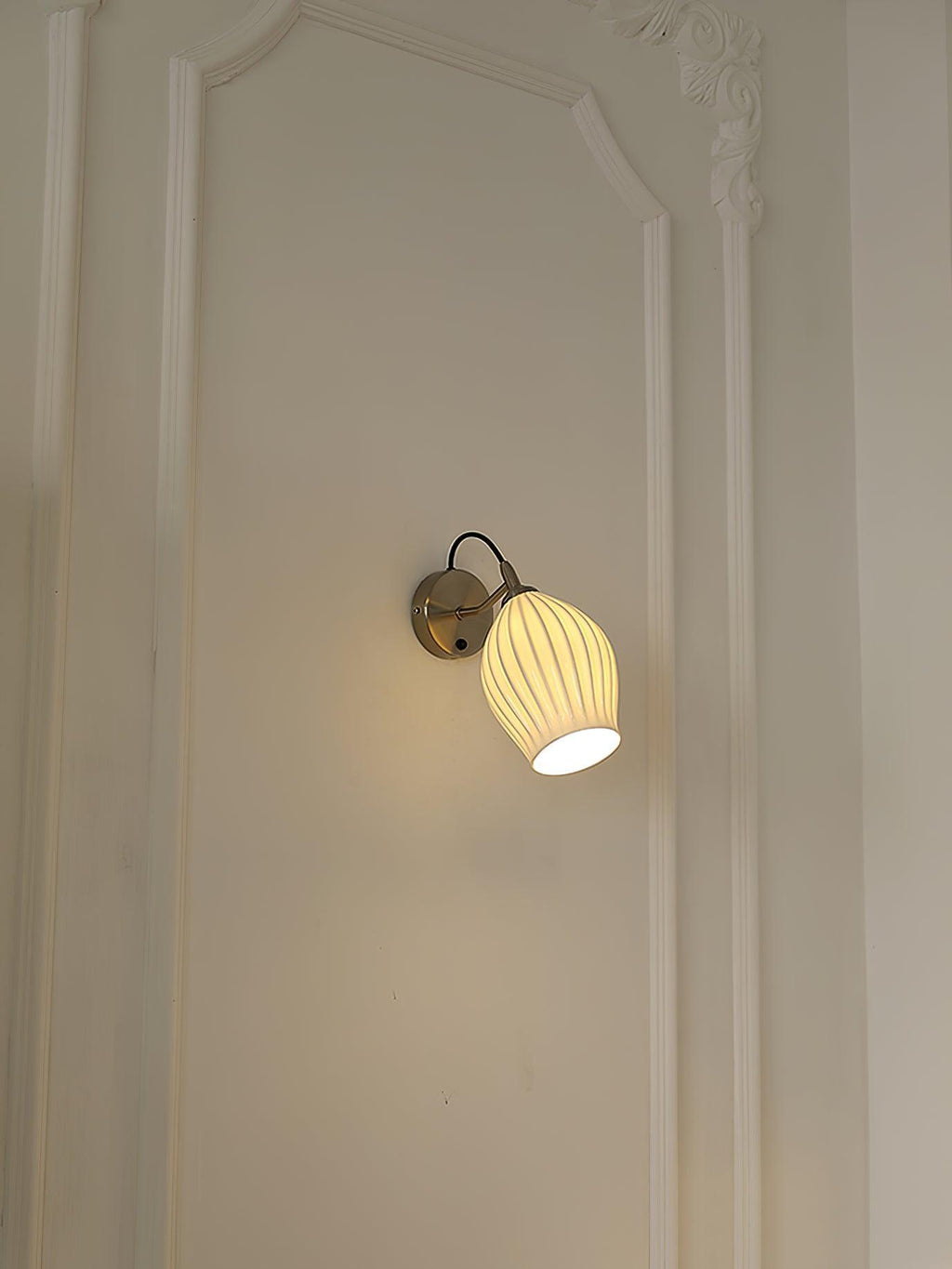 Ceramic Ribbed Wall Light