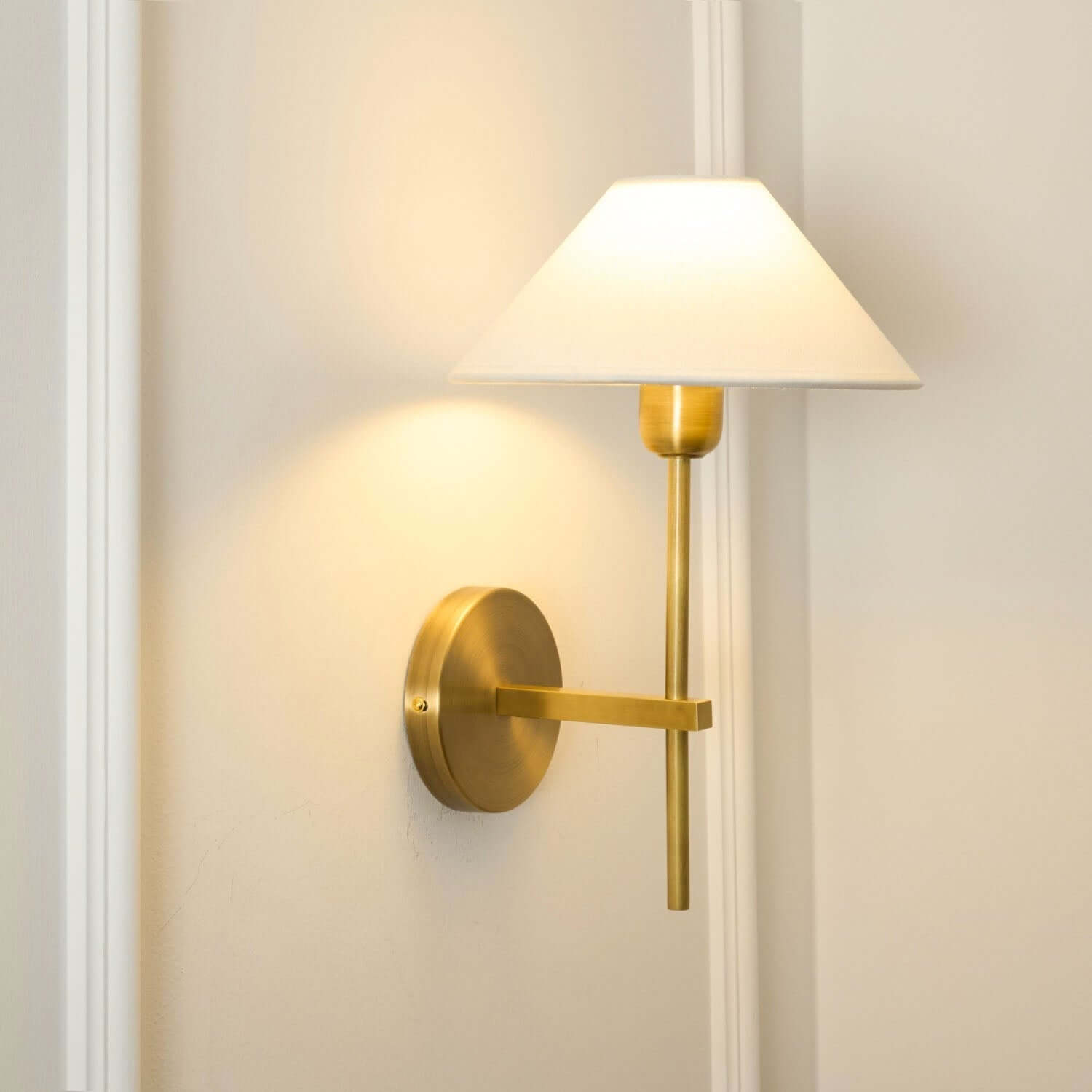 Rovilen Wall Lamp