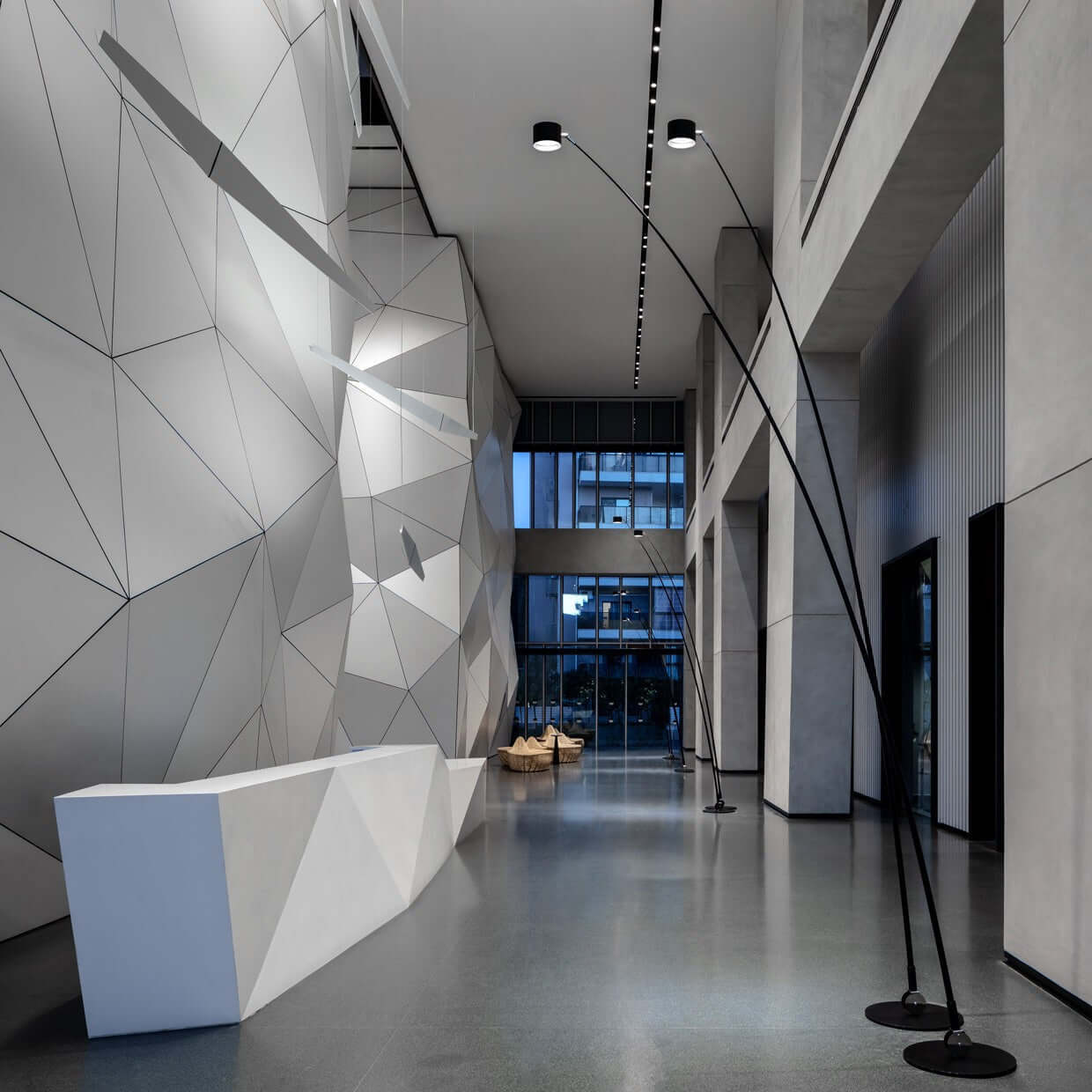 Rymuvo Floor Lamp
