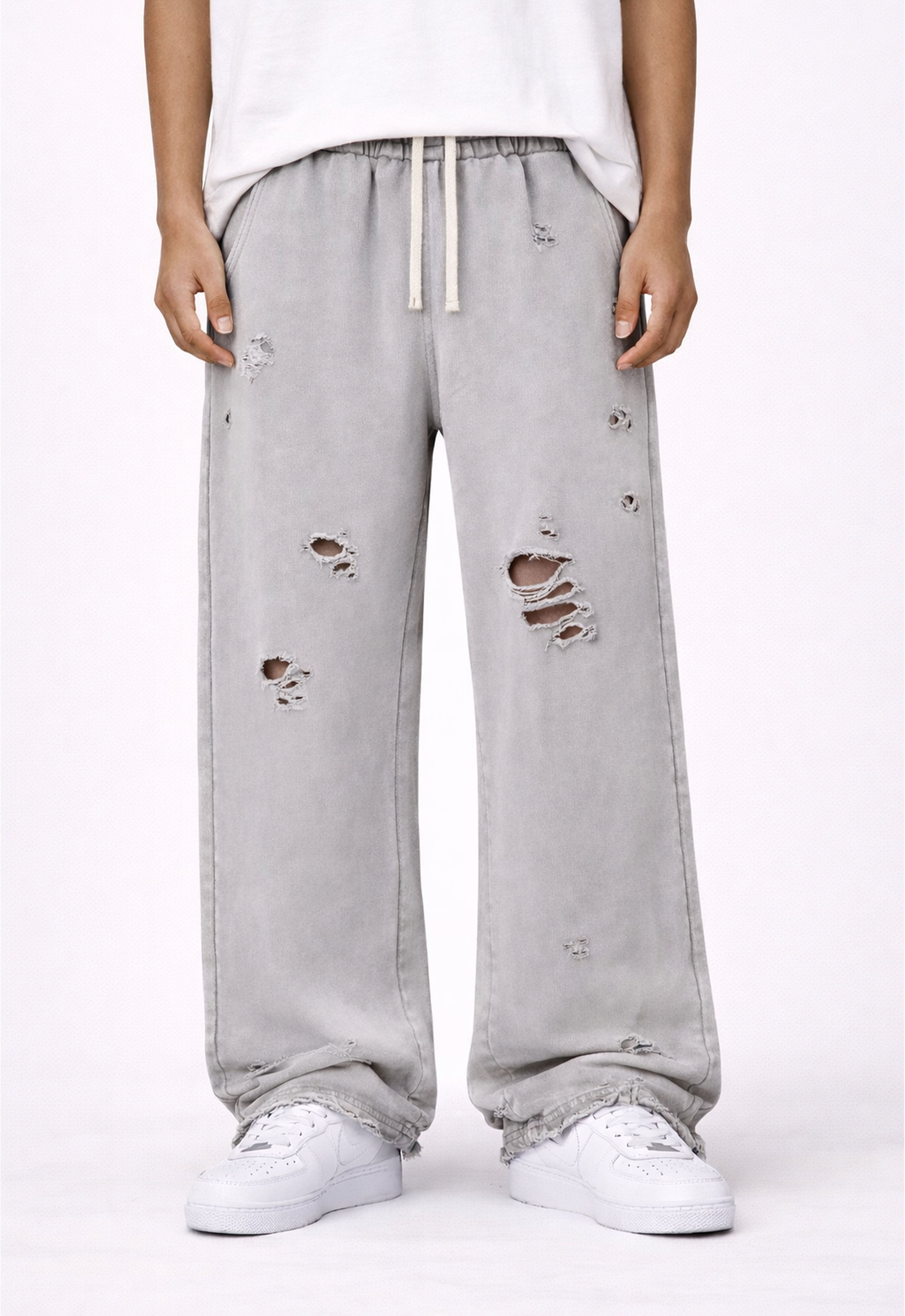 GREY DESTROYED SWEATPANTS