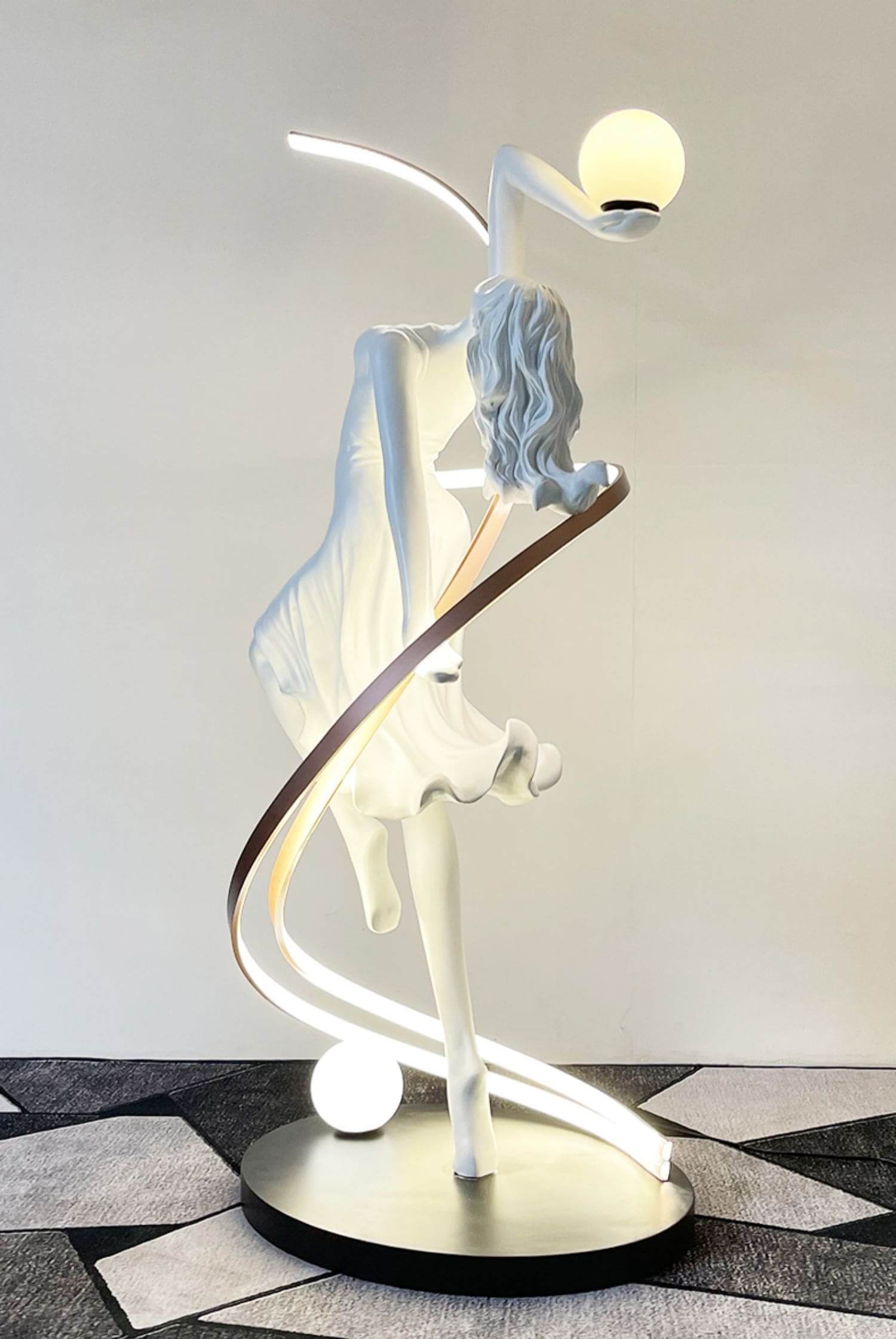 Seralya Sculpture Floor Lamp