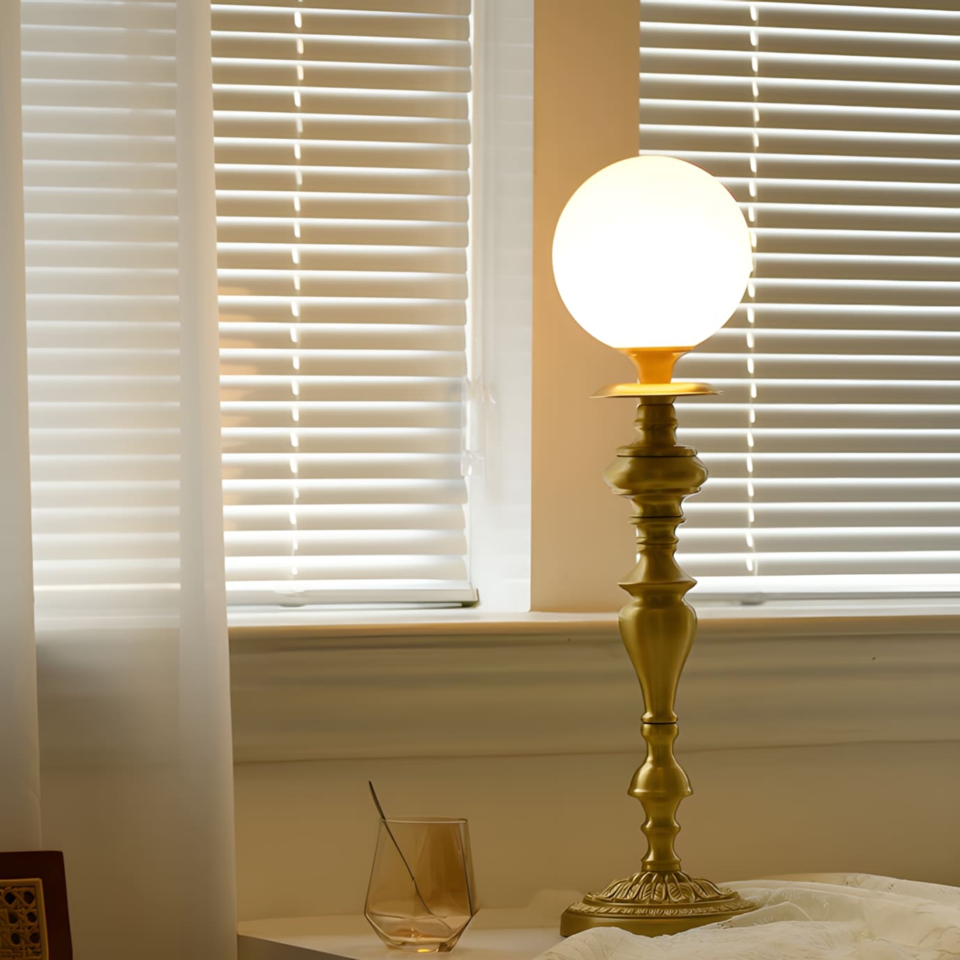 Solora Table Light