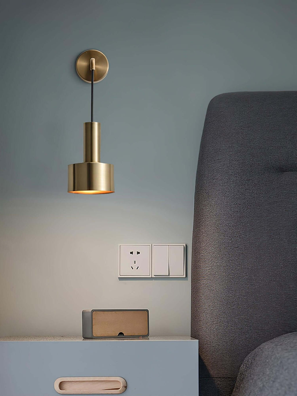 Sovinel Wall Lamp