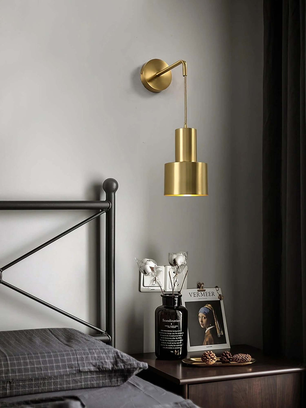Sovinel Wall Lamp