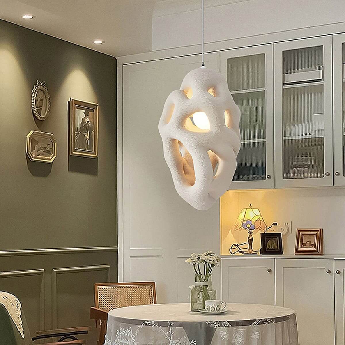 Tavra Resin Pendant Lamp