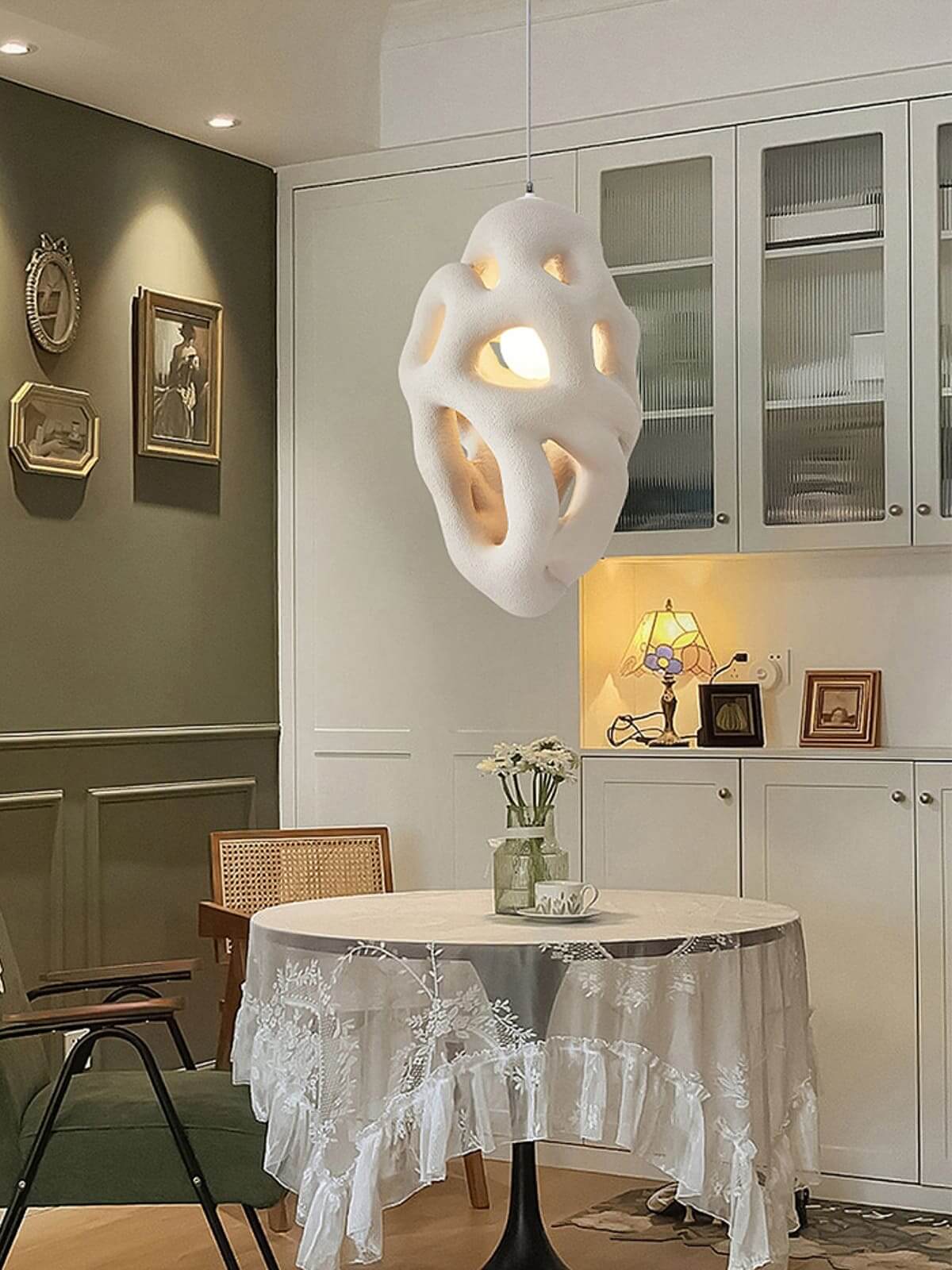 Tavra Resin Pendant Lamp