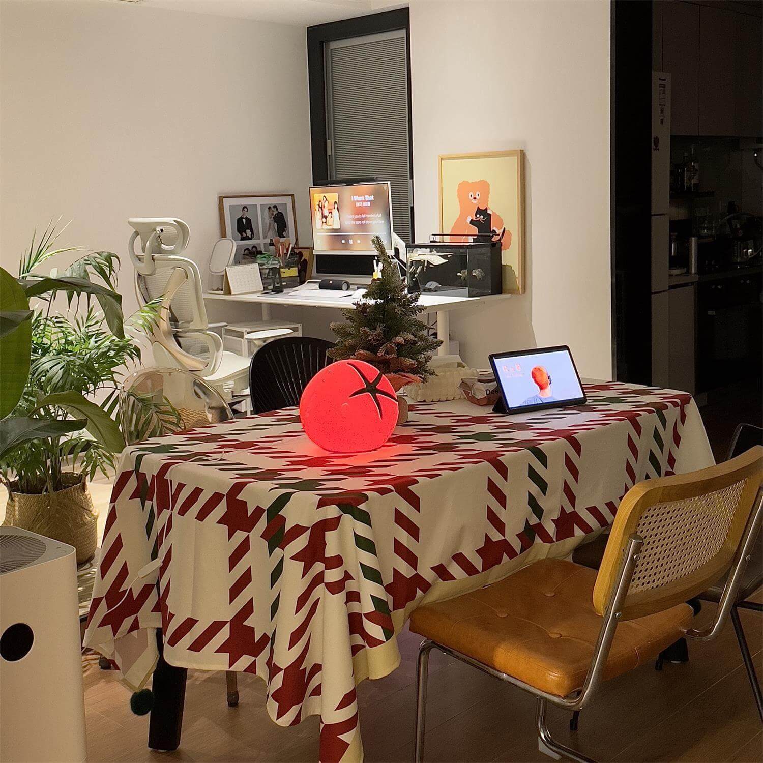Tomato Table Lamp