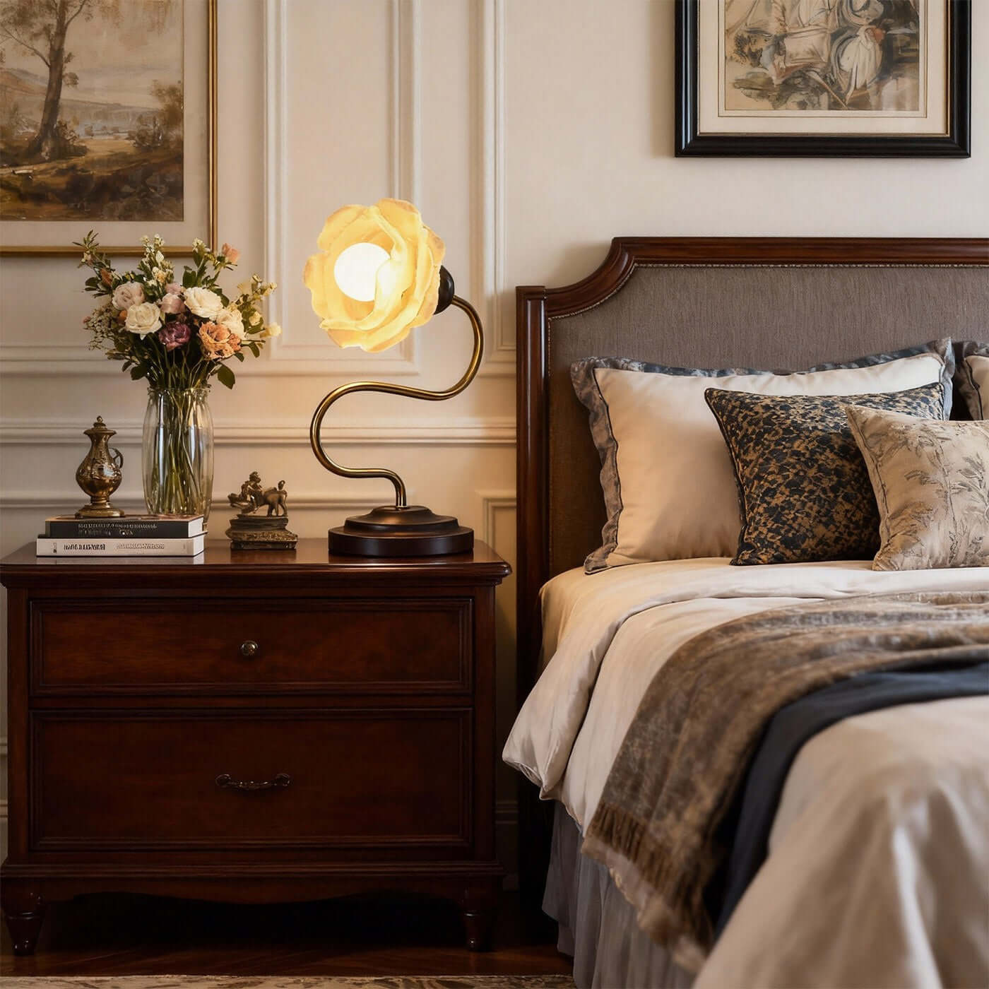 Turavo Table Lamp