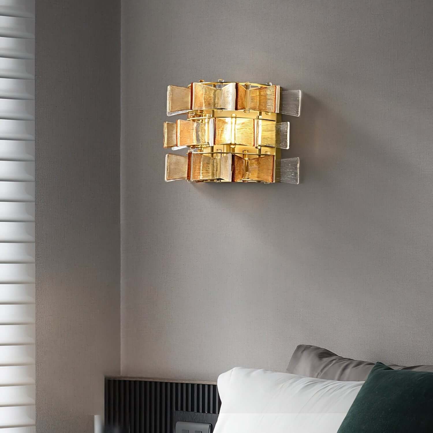 Vexano Wall Lamp