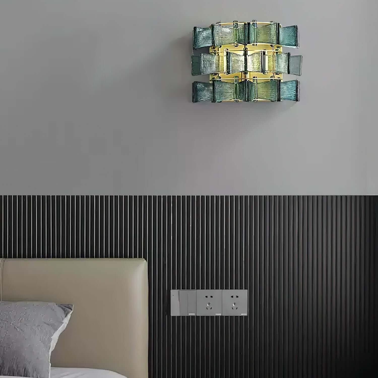 Vexano Wall Lamp
