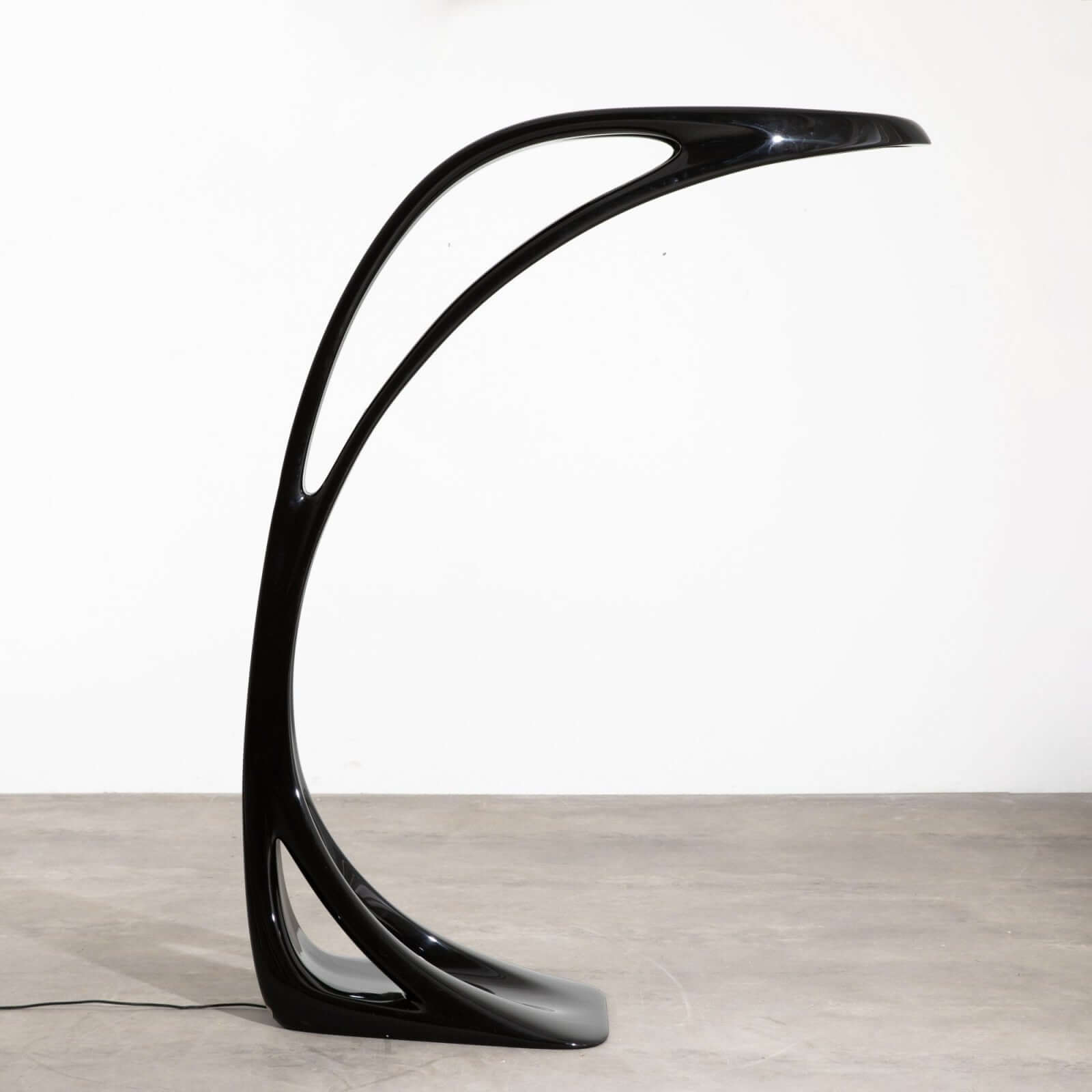 Vyntra Floor Lamp