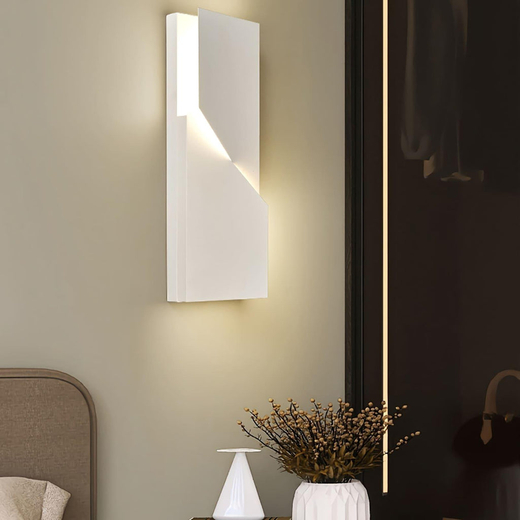 Wall Shadows Wall Lamp