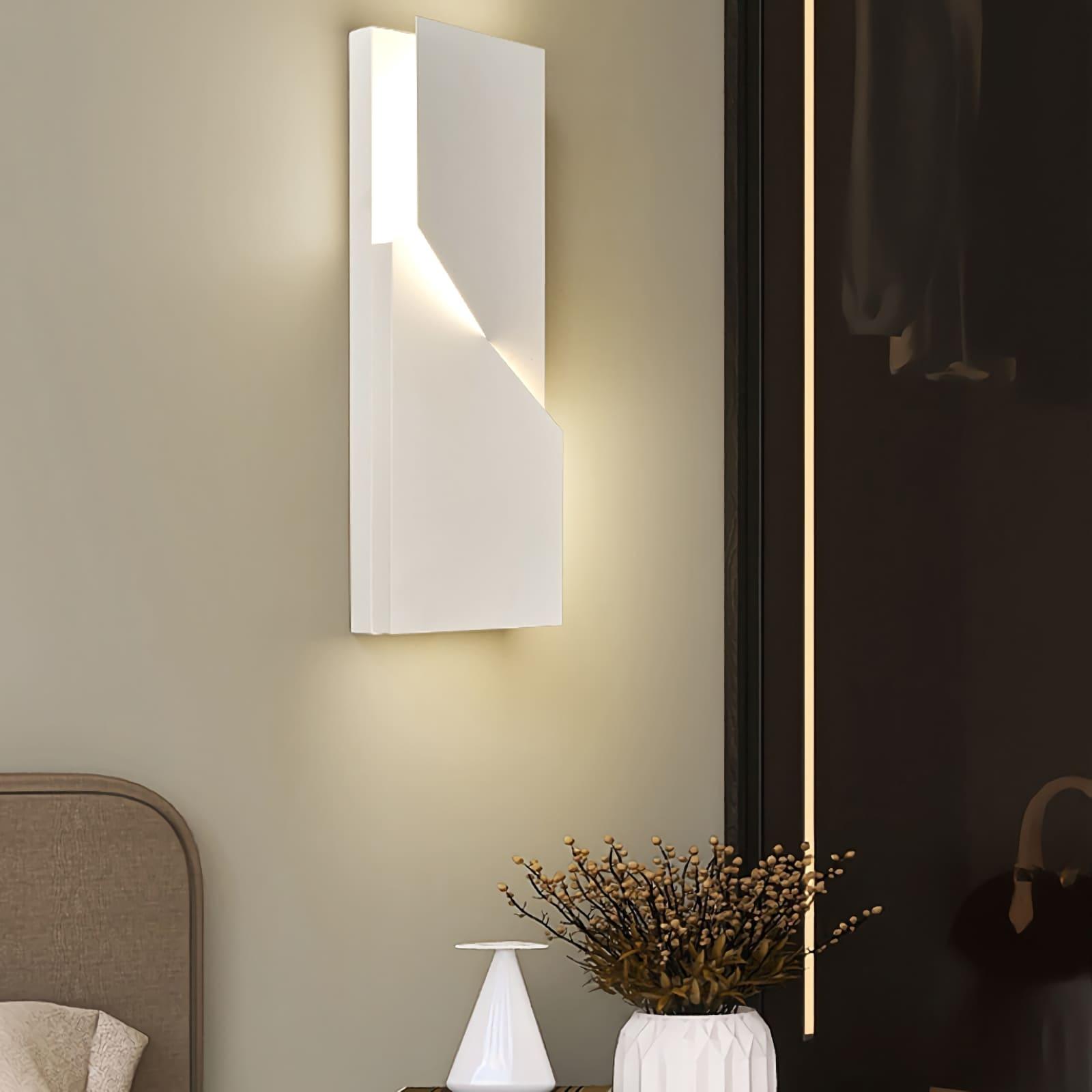 Wall Shadows Wall Lamp