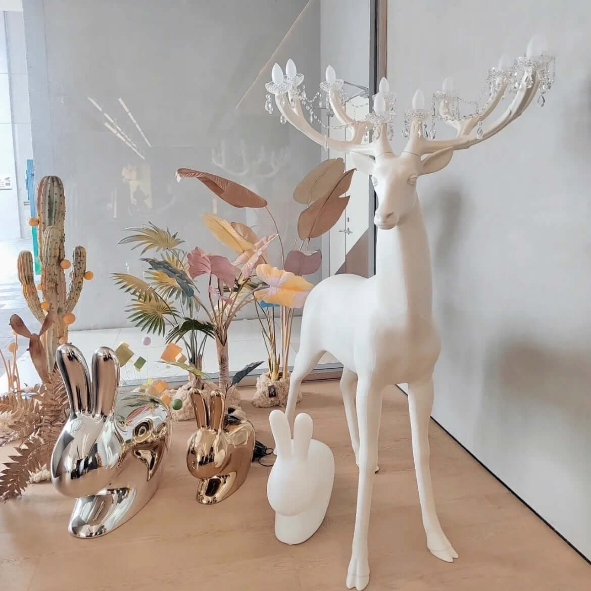 Zylarin Resin Floor Lamp