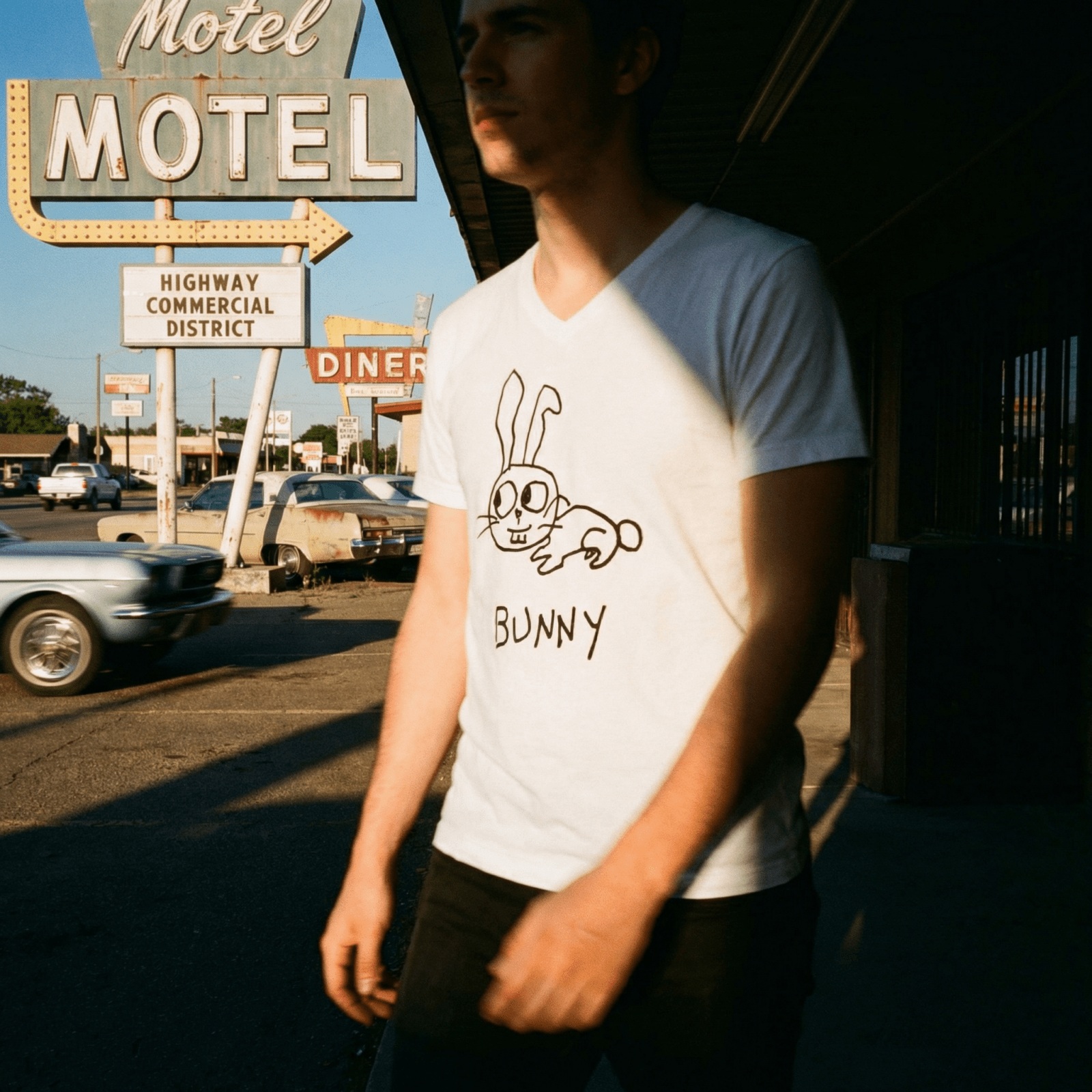Bunny - V-Neck T-Shirt
