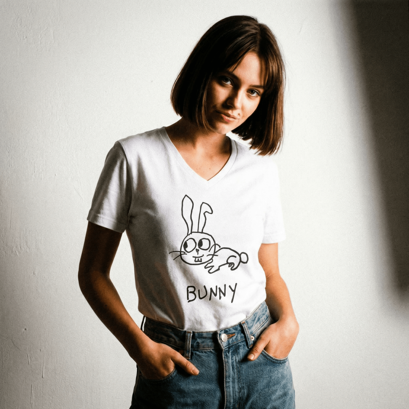 Bunny - V-Neck T-Shirt
