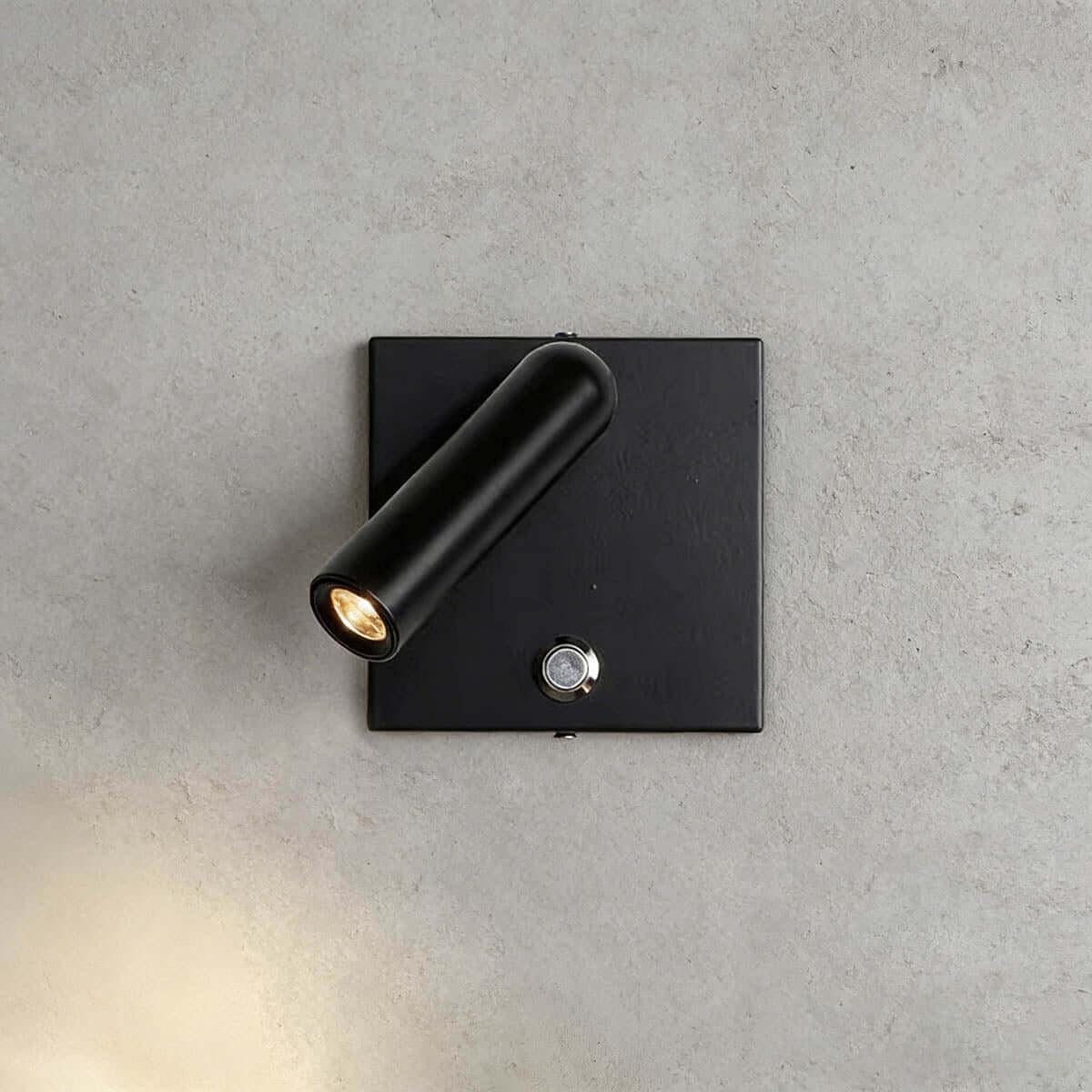 Cevro Wall Light