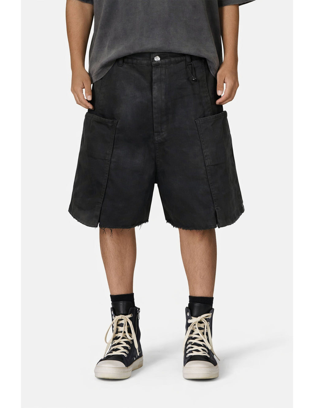 WAXED CARGO SHORTS