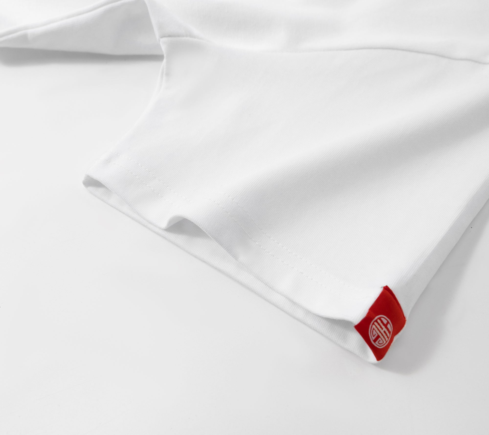 KH766 Lion Embroidery Tee